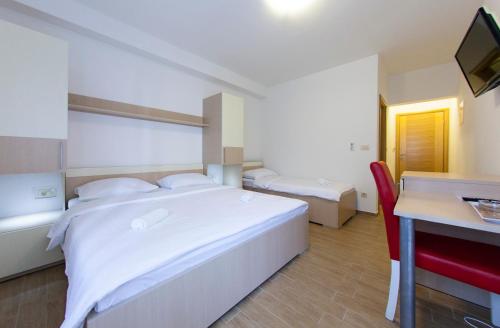 Double Room with Balcony (3 Adults)