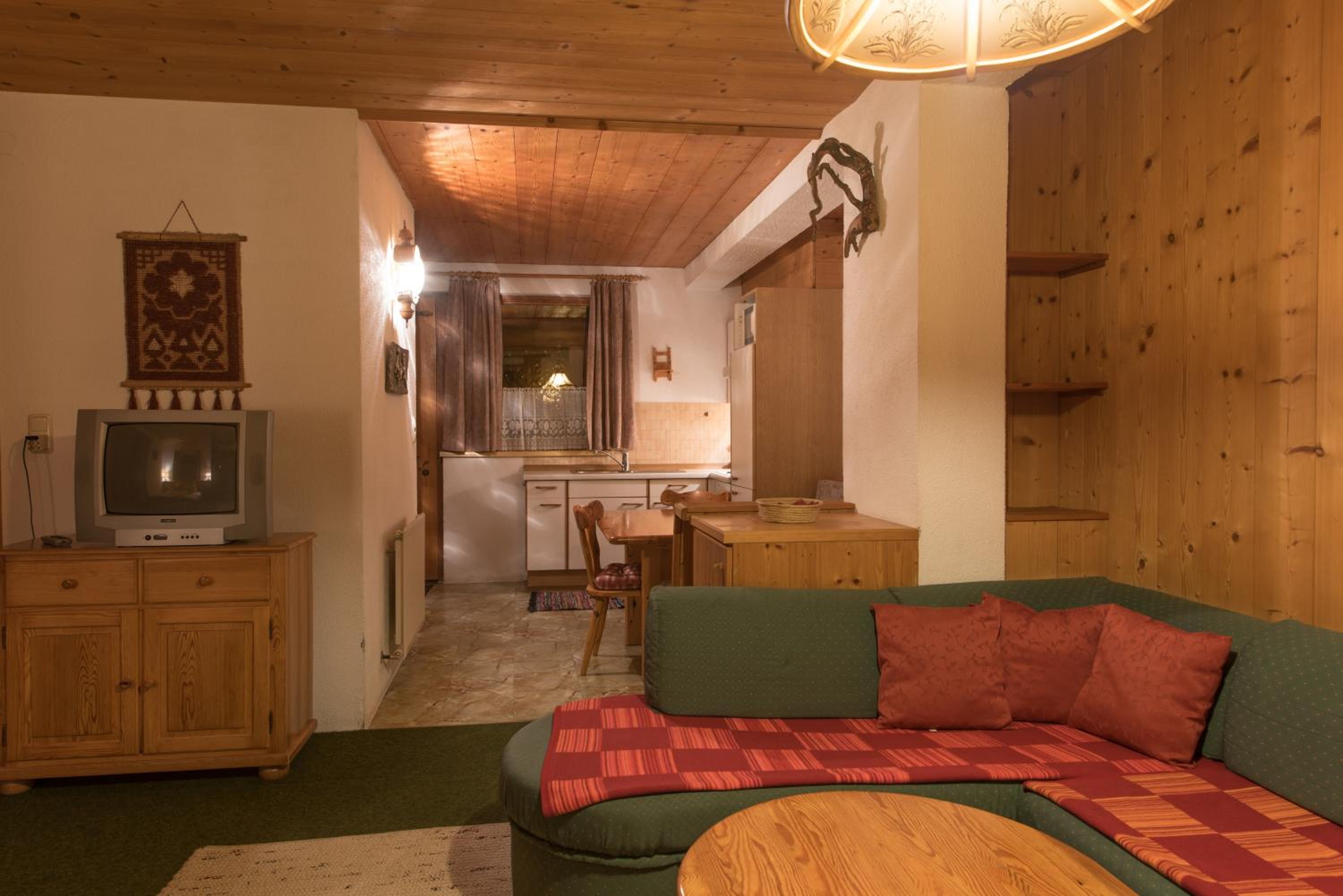 Apartment with Terrace - Photo 2