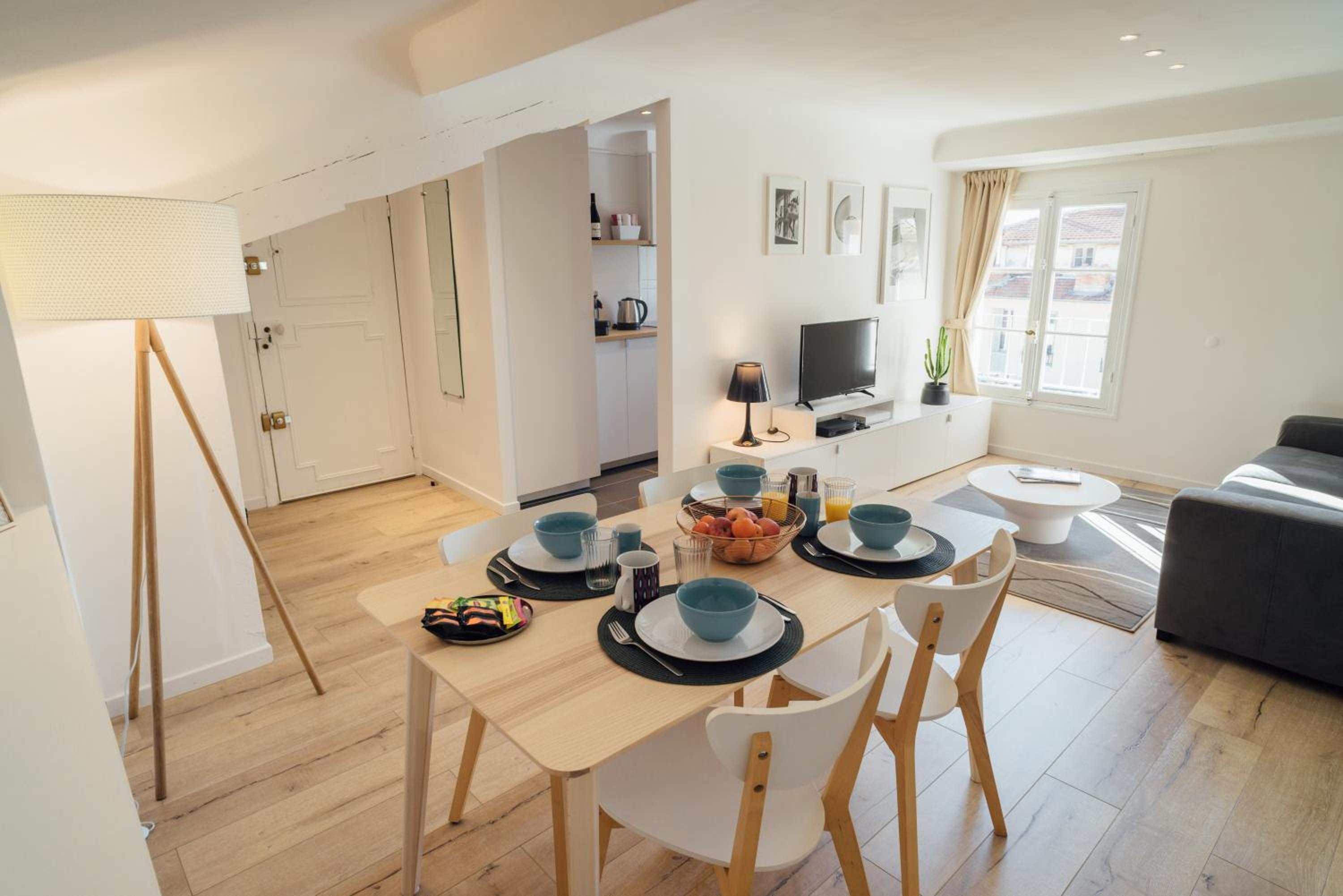 One-Bedroom Apartment