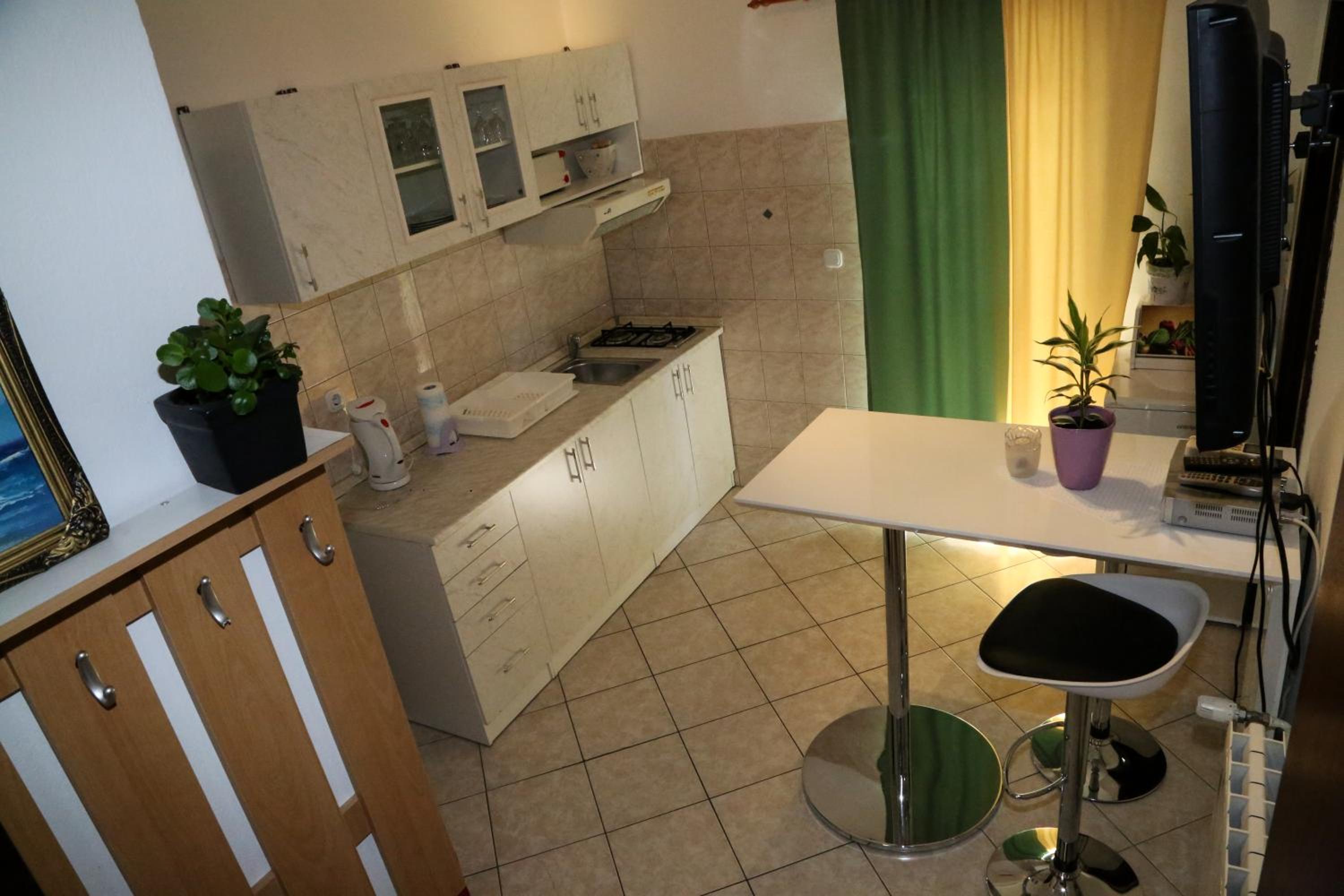 One-Bedroom Apartment with Balcony photo 2