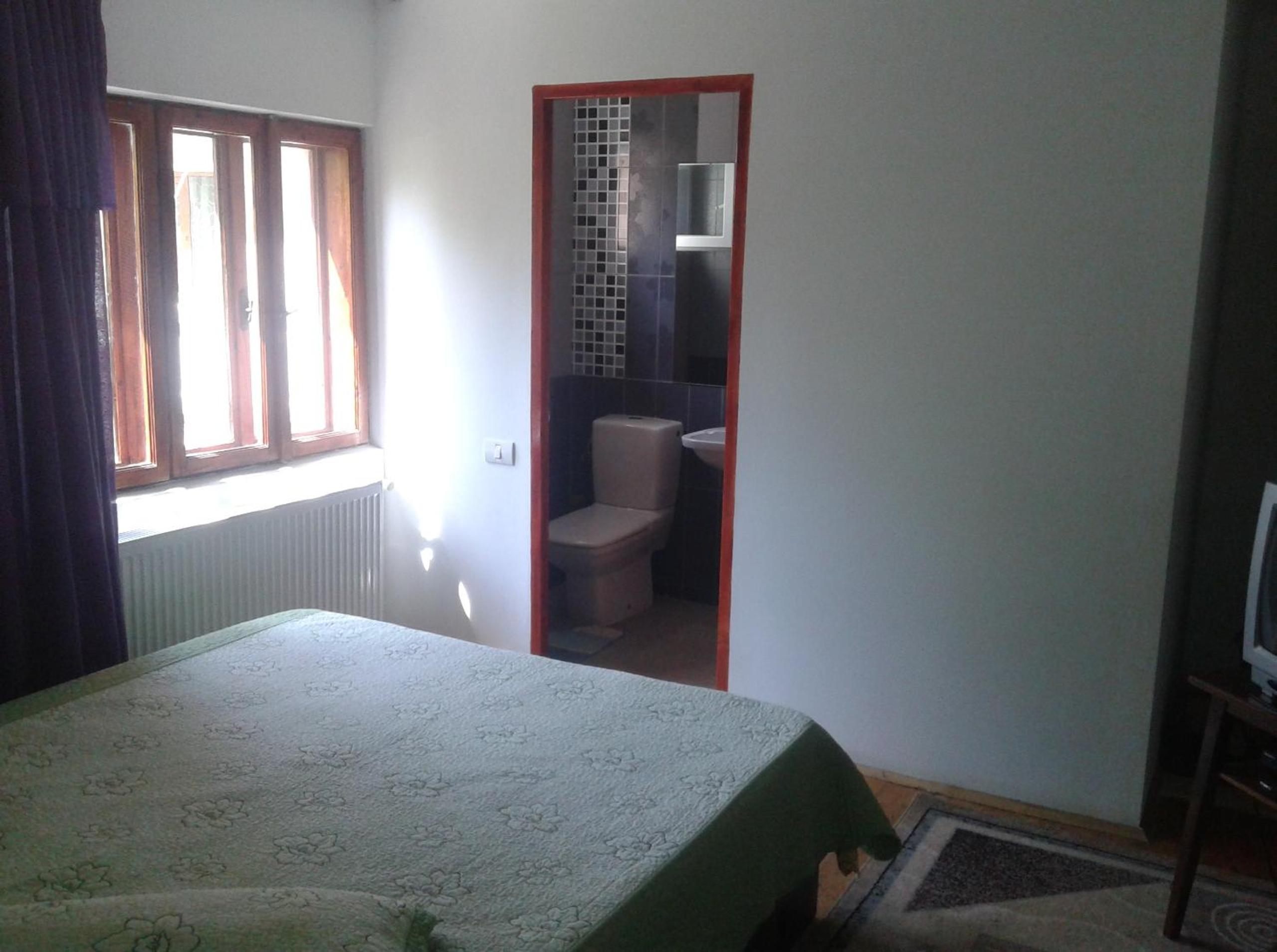 Double Room - Photo 3