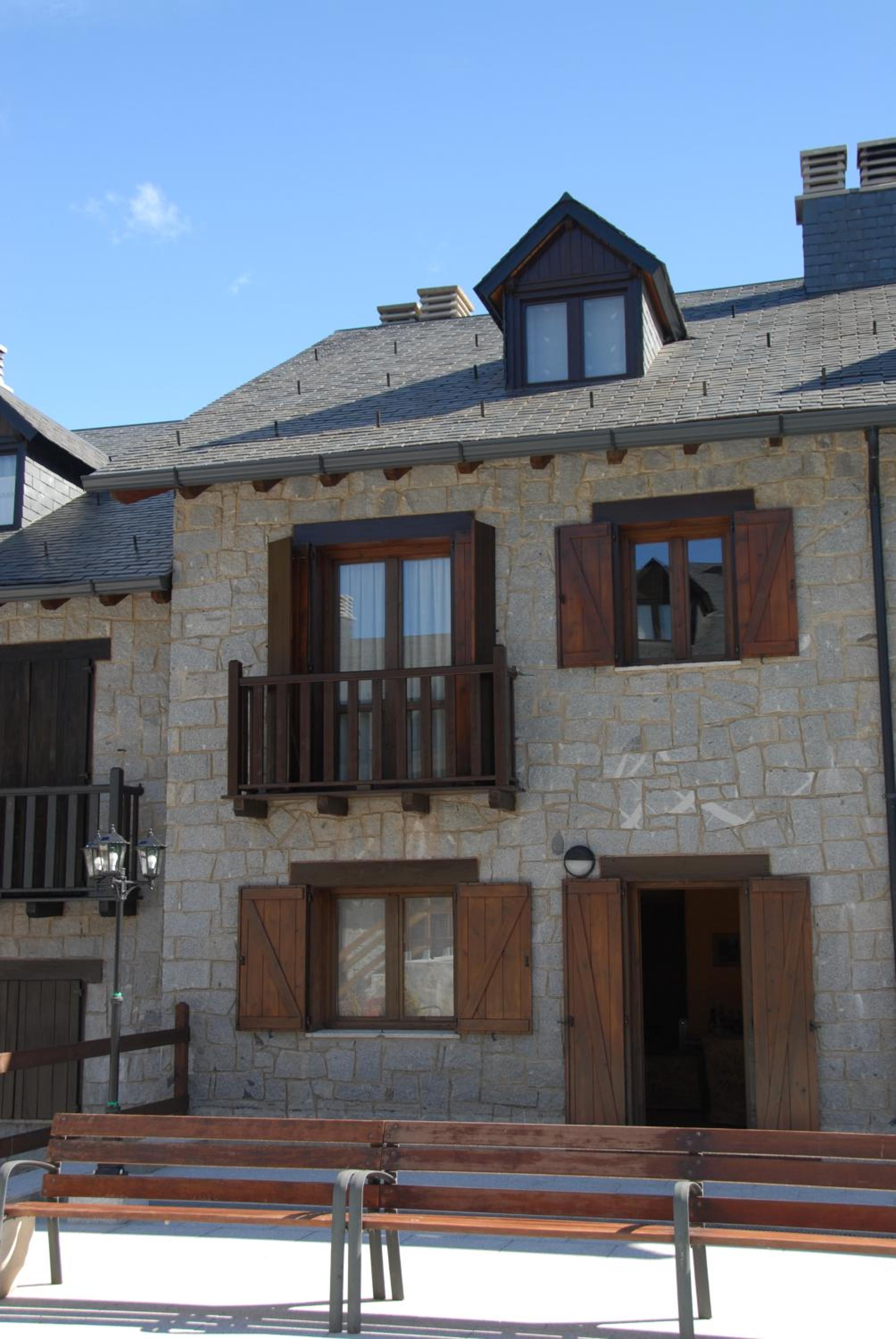 Four-Bedroom House photo 1