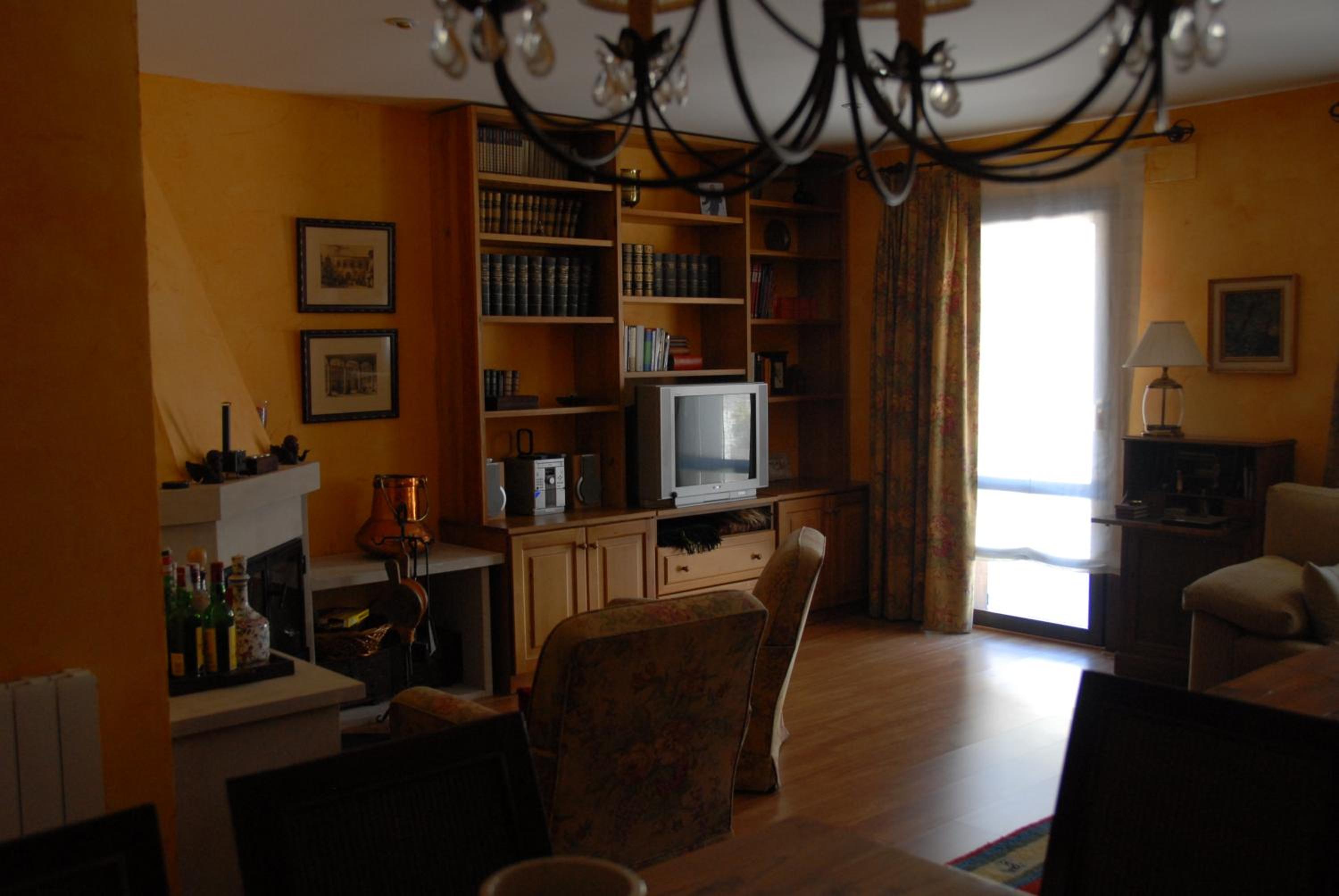 Four-Bedroom House photo 2