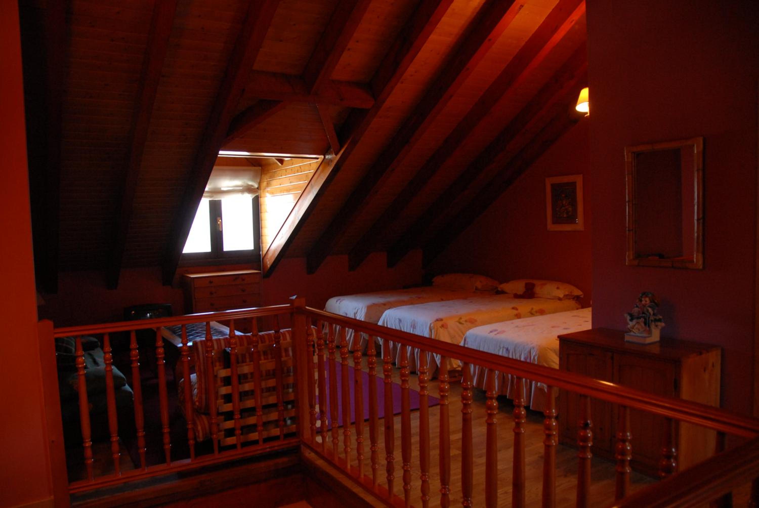 Four-Bedroom House photo 3
