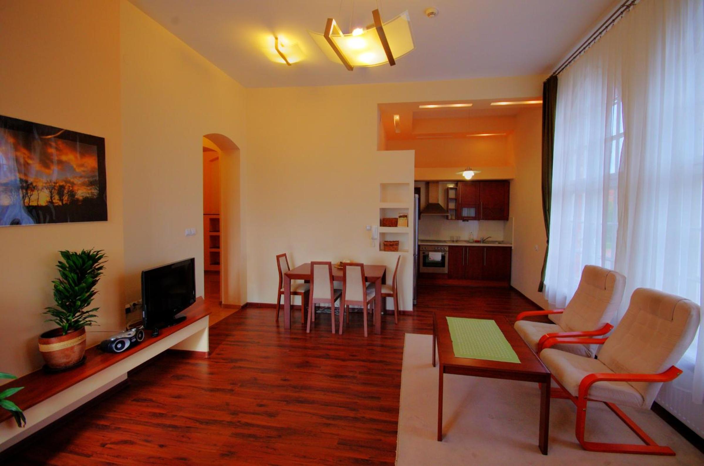 One-Bedroom Apartment