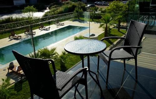 Double Room with Balcony - Photo 5