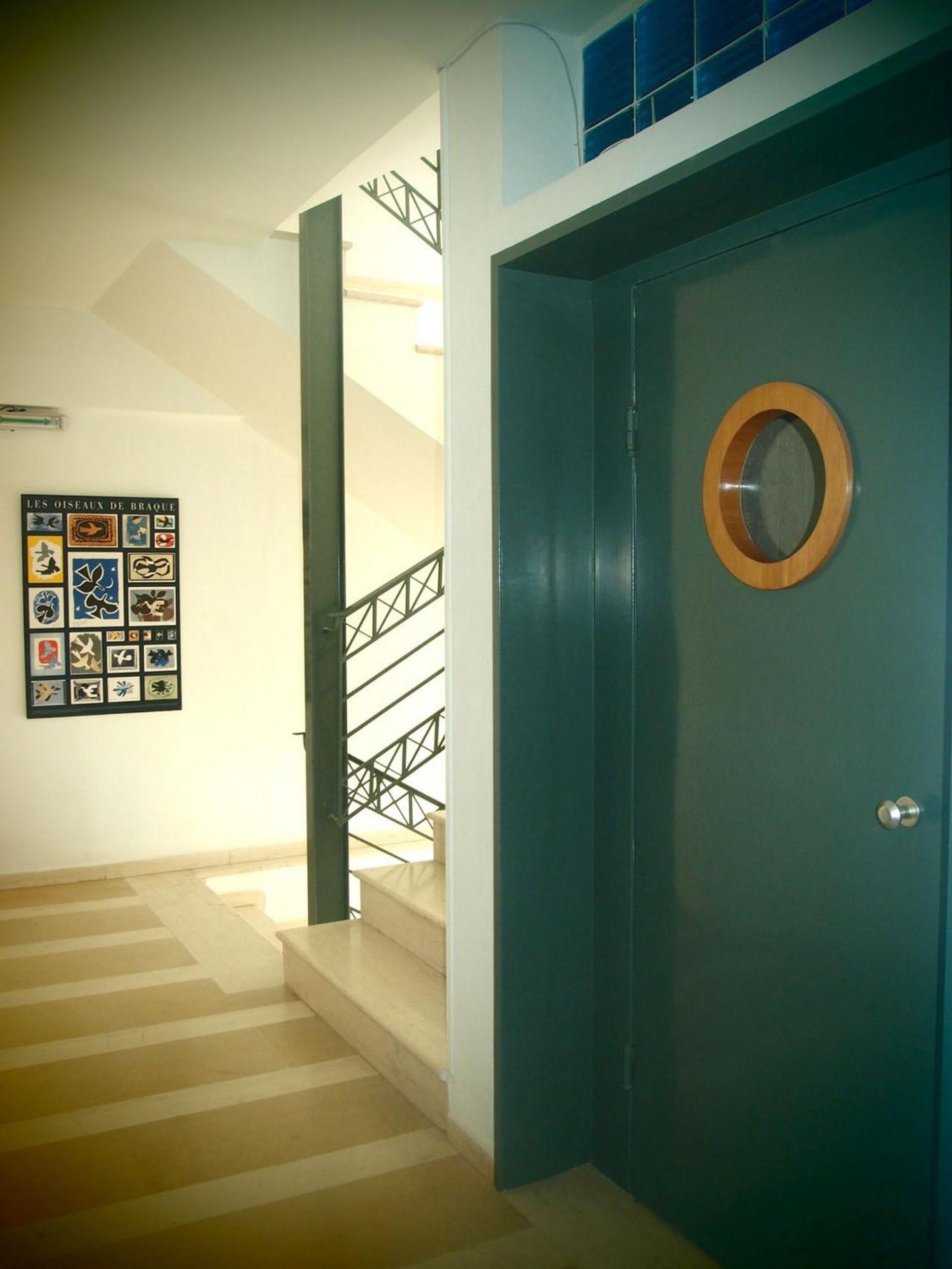 One-Bedroom Apartment with Mountain View photo 1