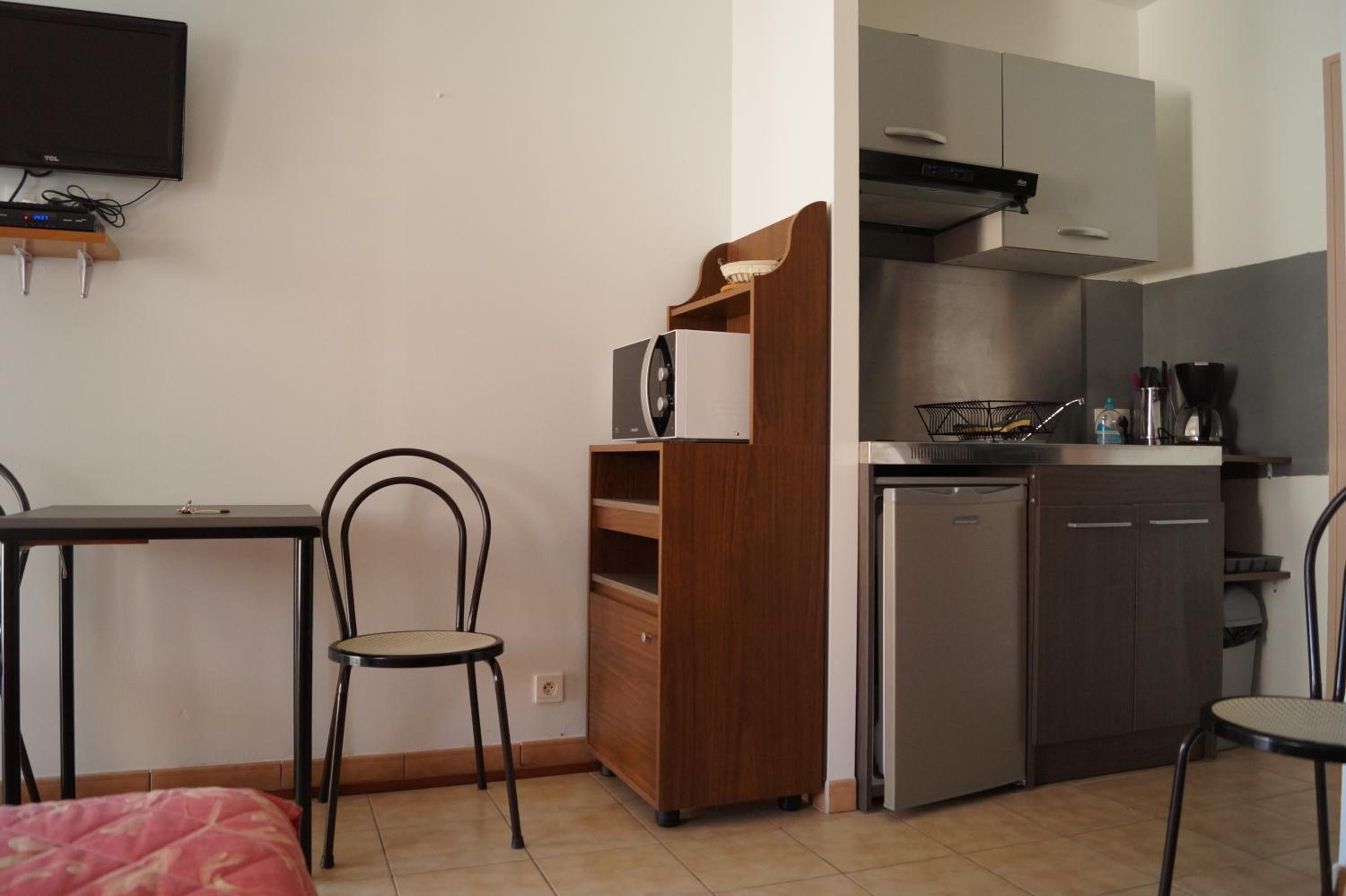 Studio Apartment photo 3