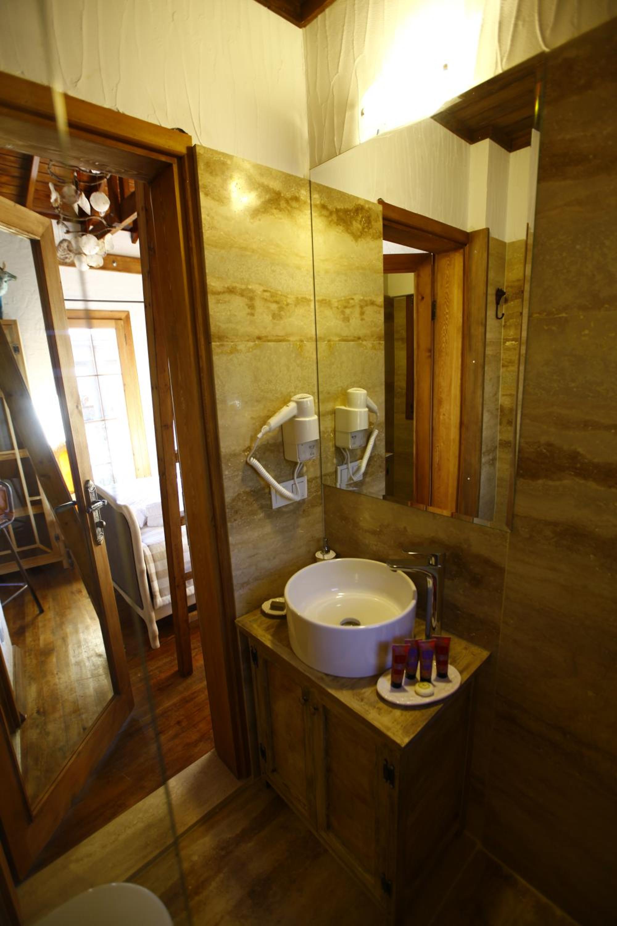 Deluxe Family Room - Photo 10