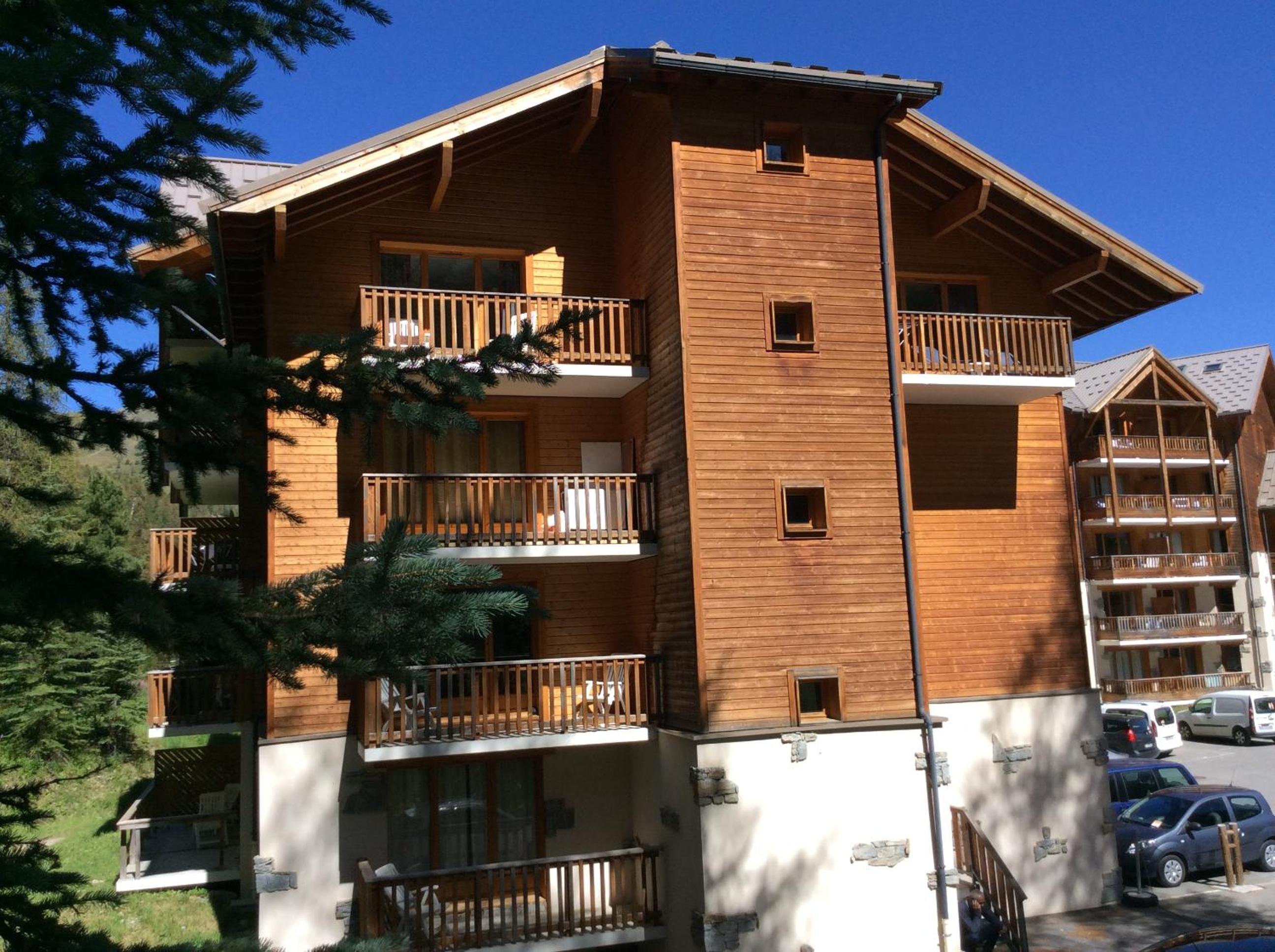 Apartment with Balcony photo 2