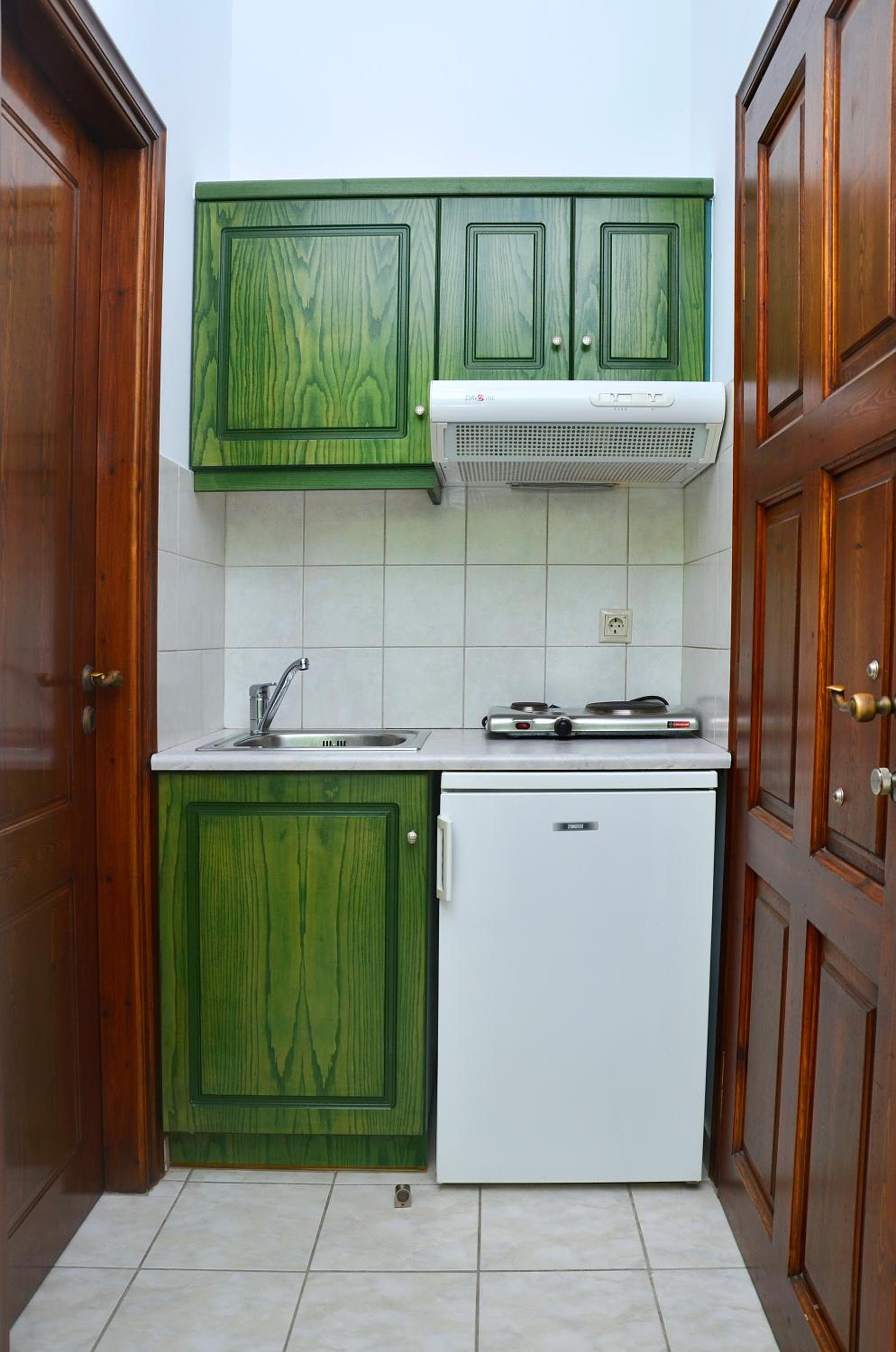 Studio (3 Adults)