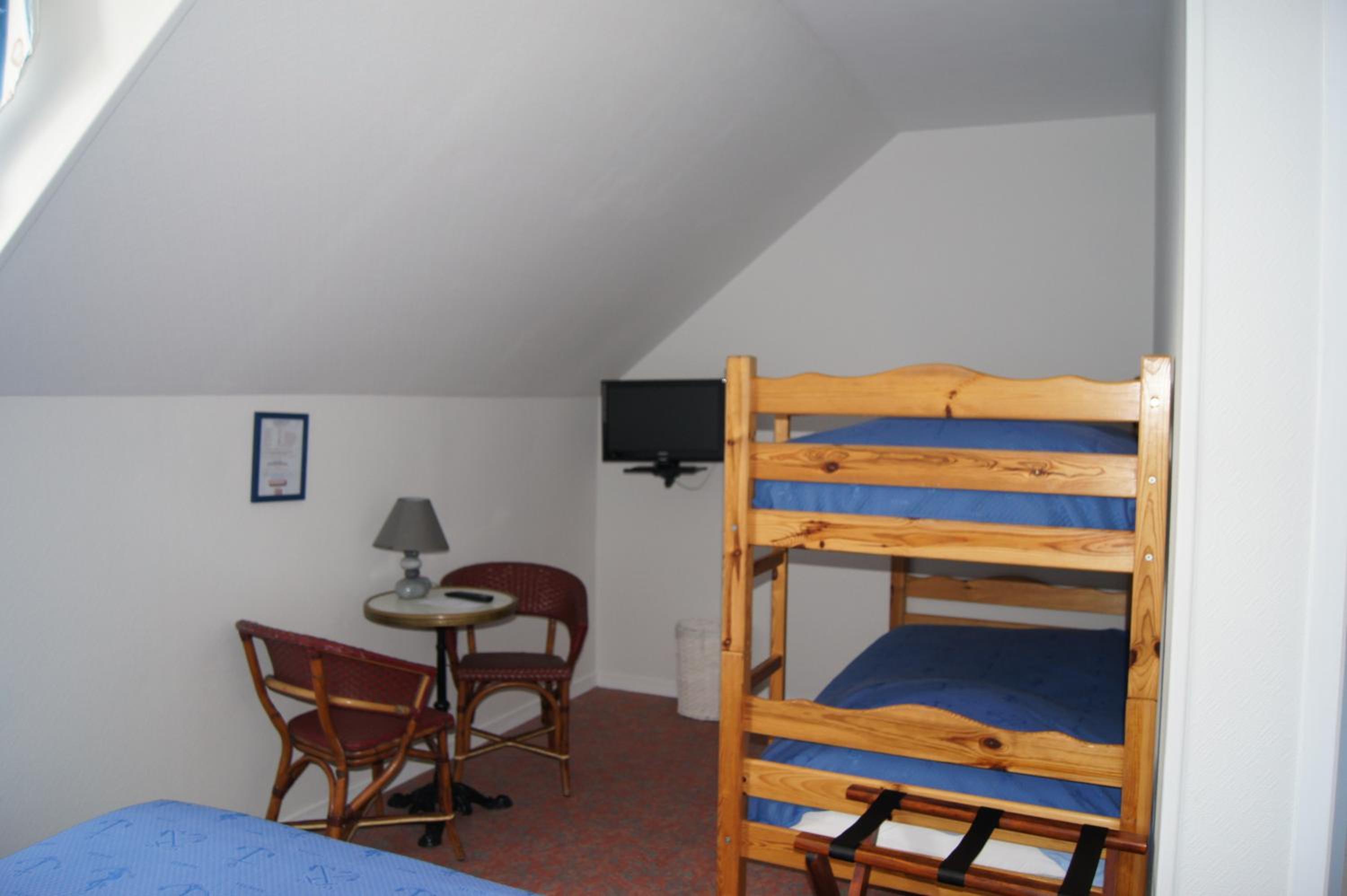 Quadruple Room - Photo 1