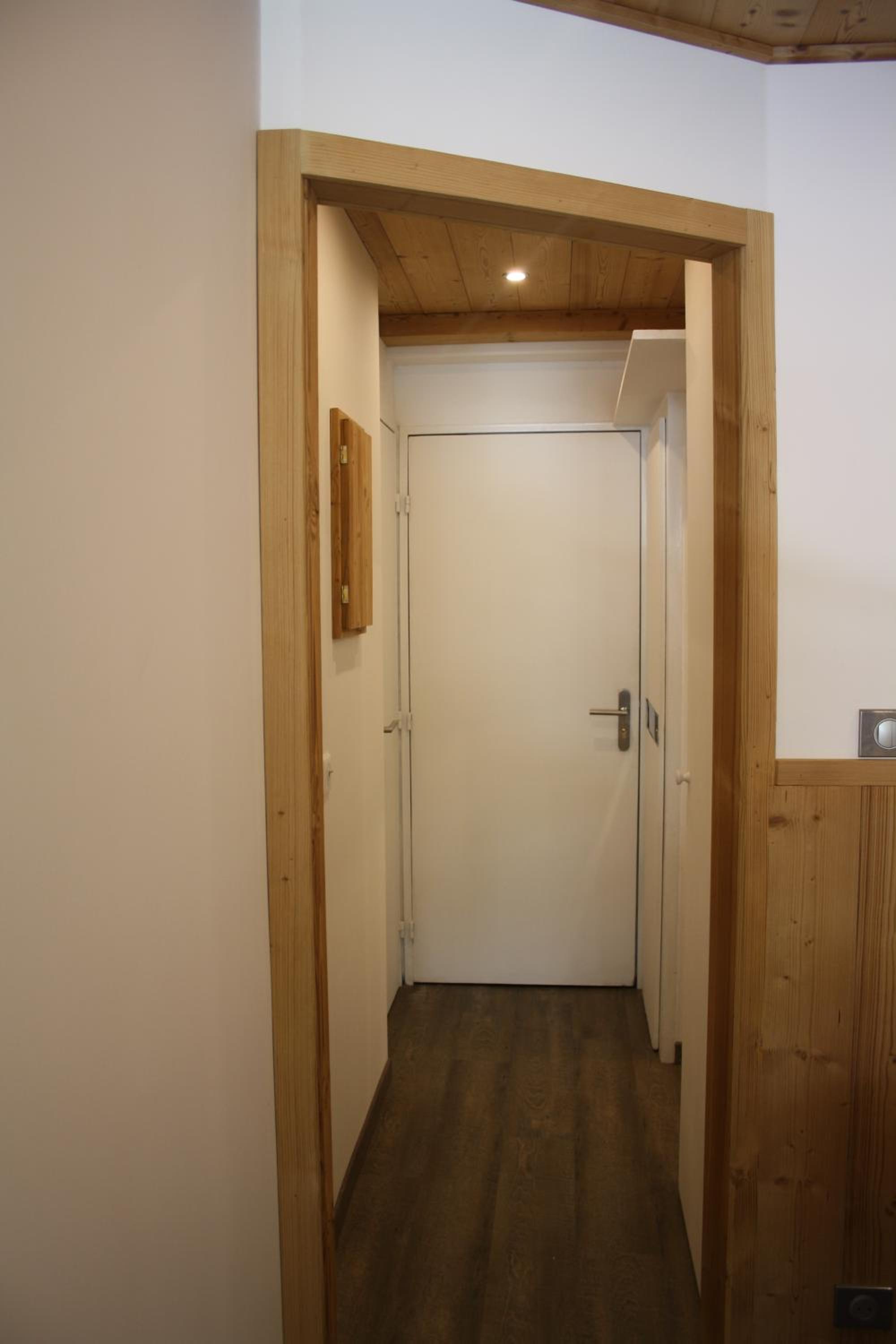 One-Bedroom Apartment photo 3