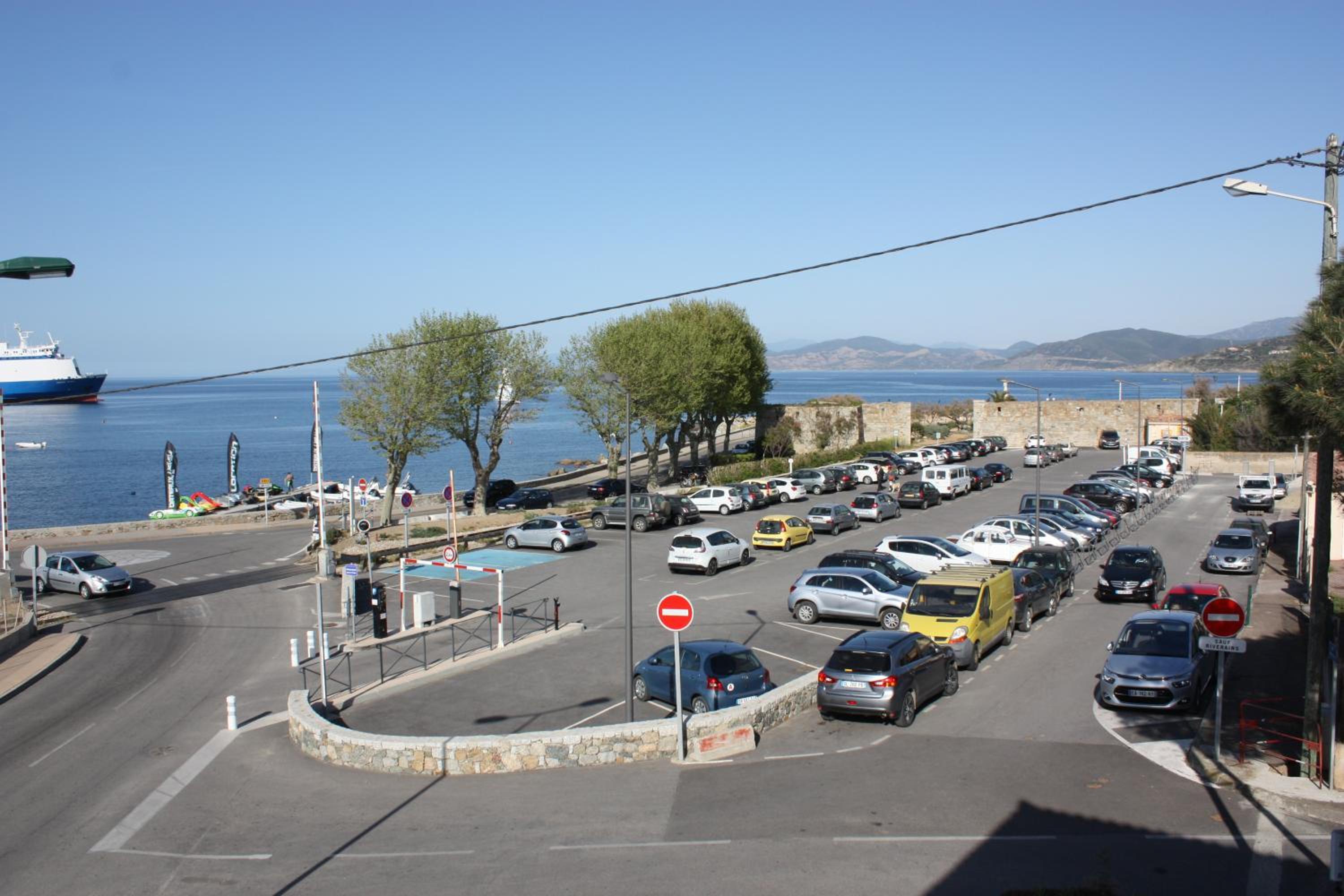 Apartment with Sea View - Photo 17
