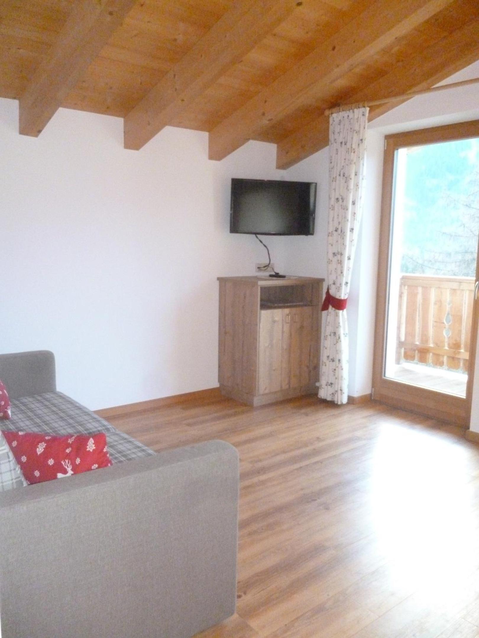 Apartment with Mountain View photo 2