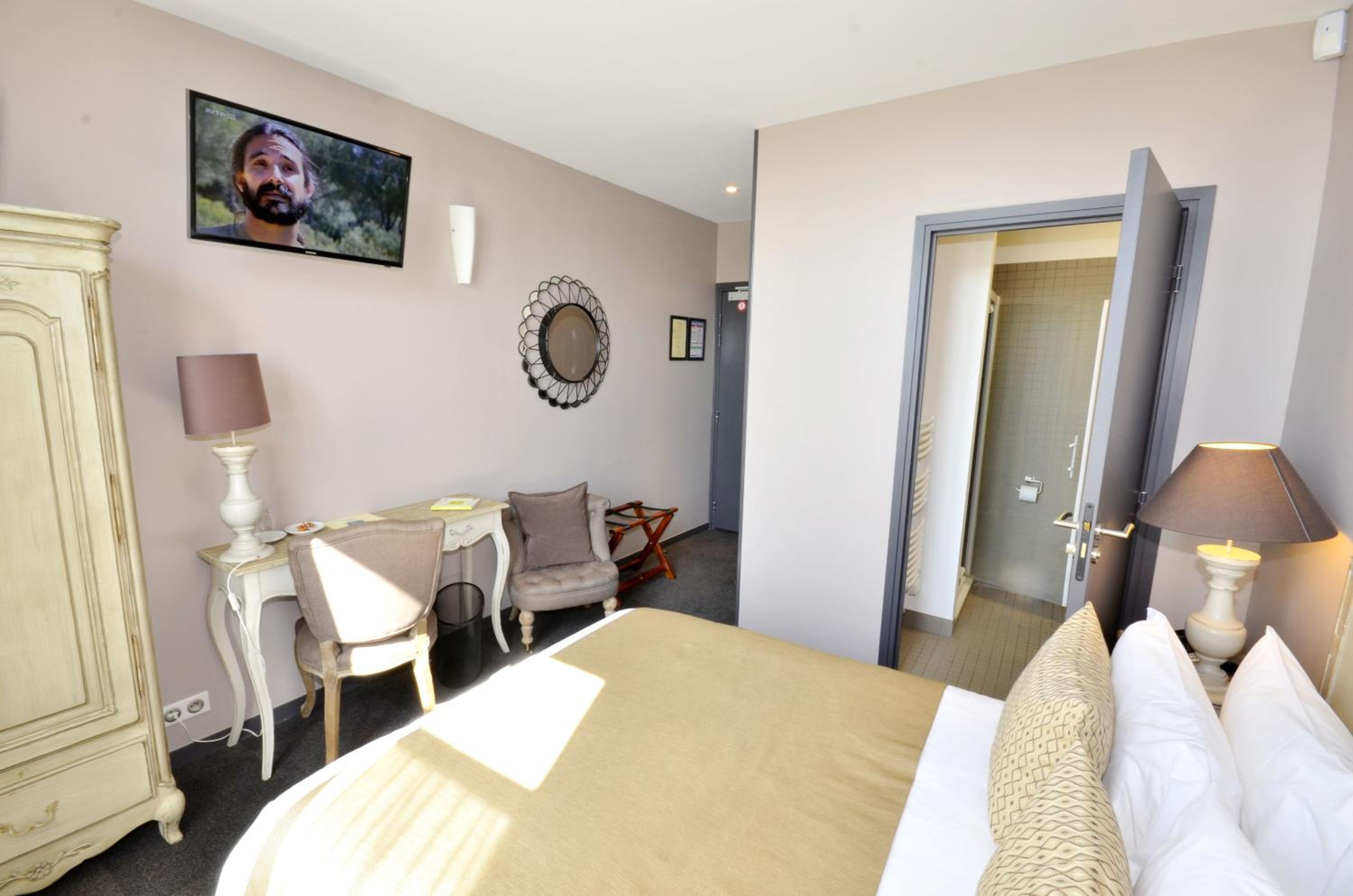 Standard Double or Twin Room with Garden View photo 3
