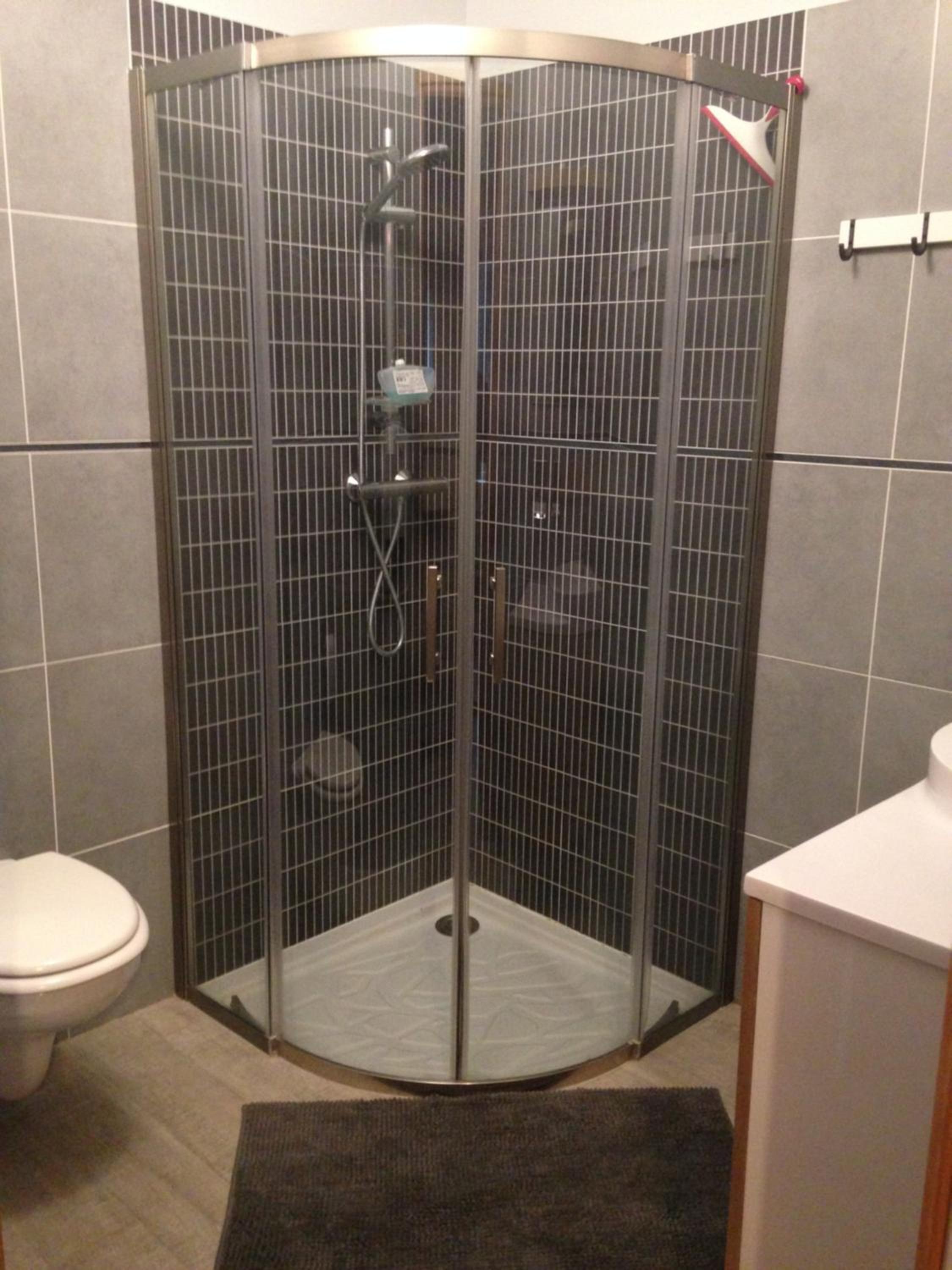Deluxe Double Room (2 Adults + 1 Child) - Photo 2