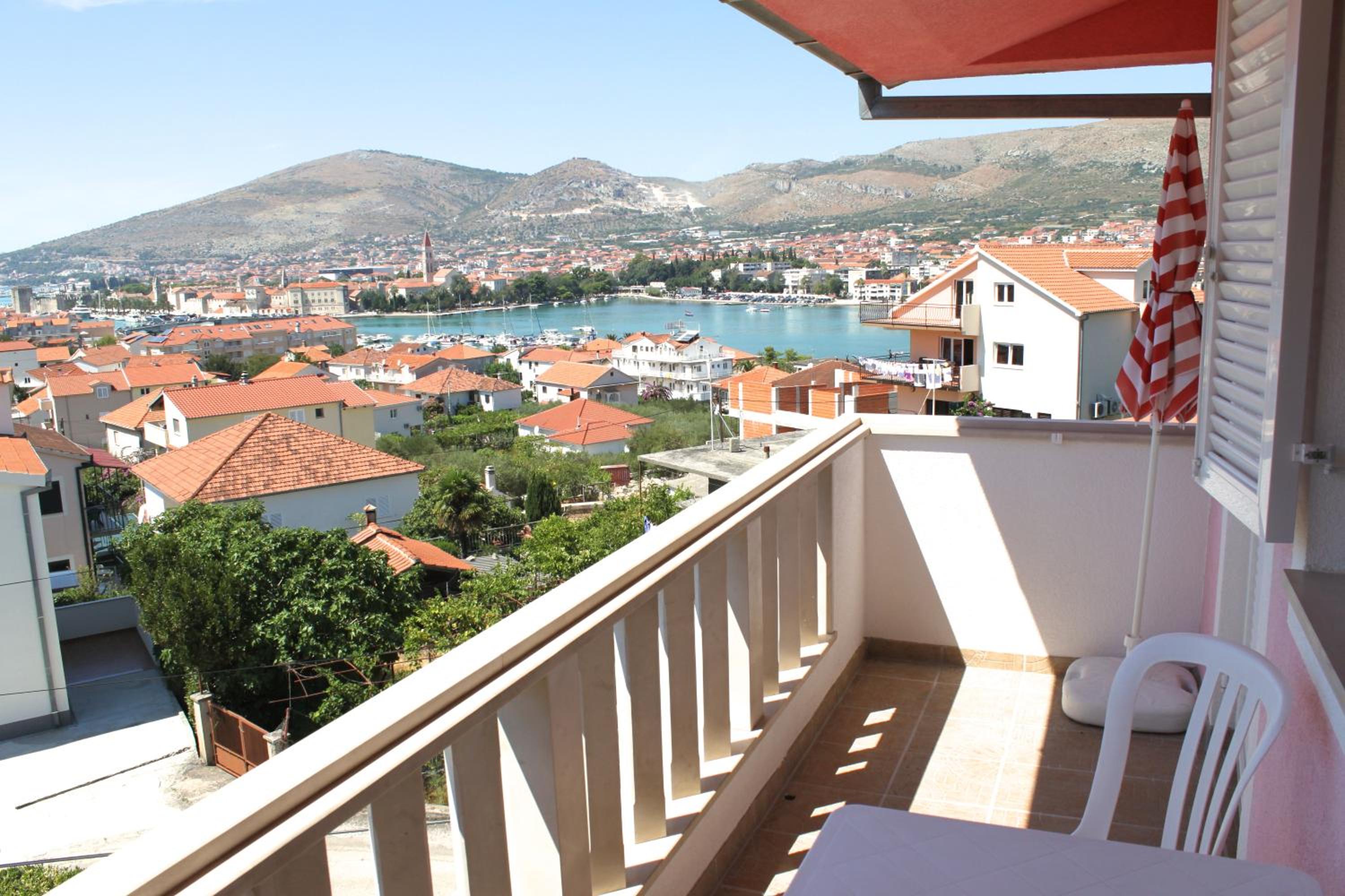 One-Bedroom Apartment with Balcony and Sea View