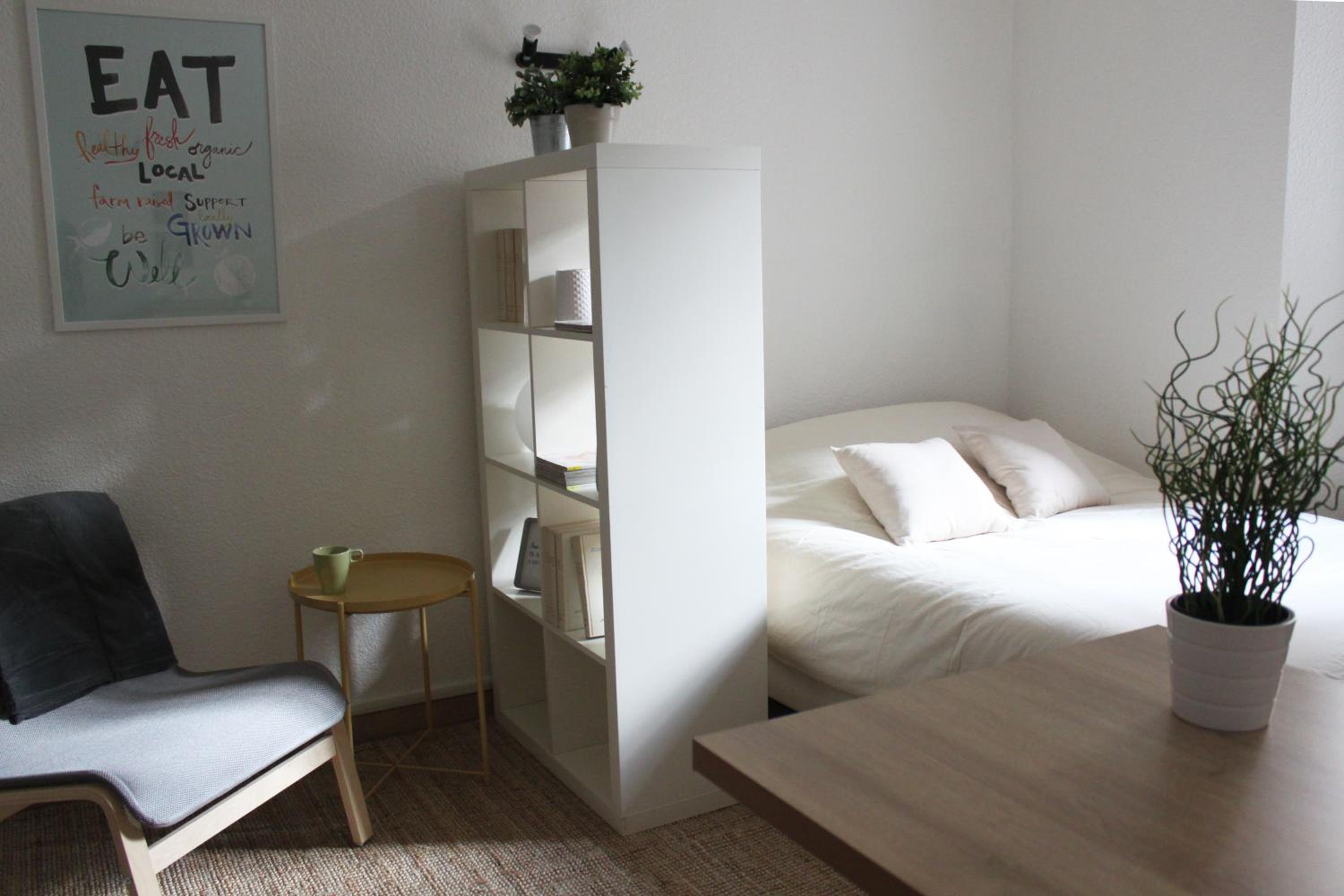 Studio Apartment - Inner courtyard view photo 1