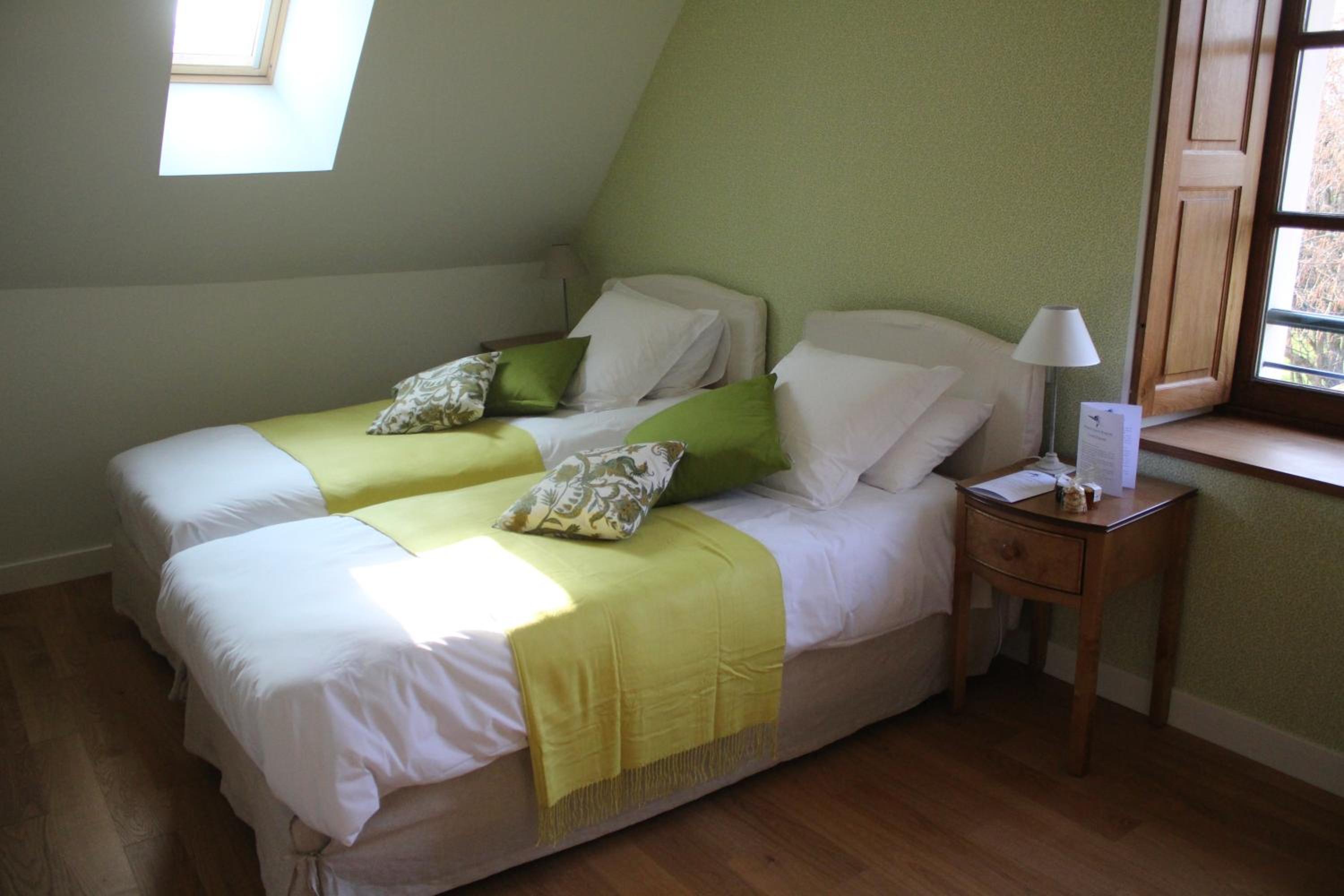 Twin Room with Garden View - Photo 2