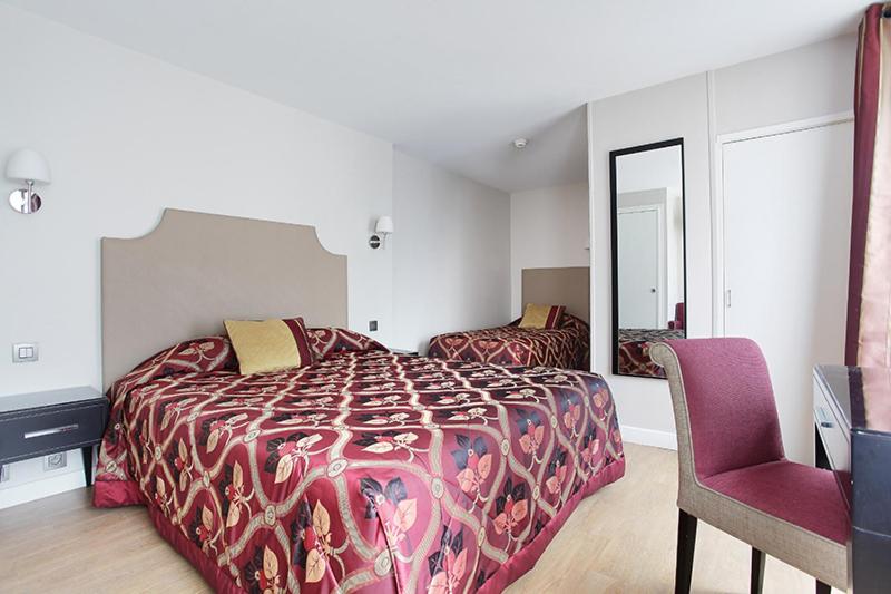 Triple Room with Bath or Shower photo 2