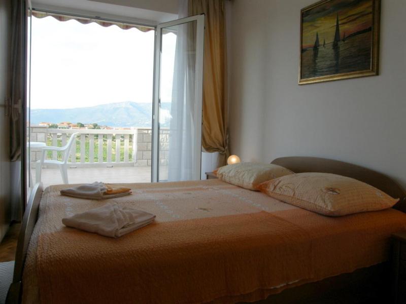 Two-Bedroom Apartment with Sea View - Photo 2