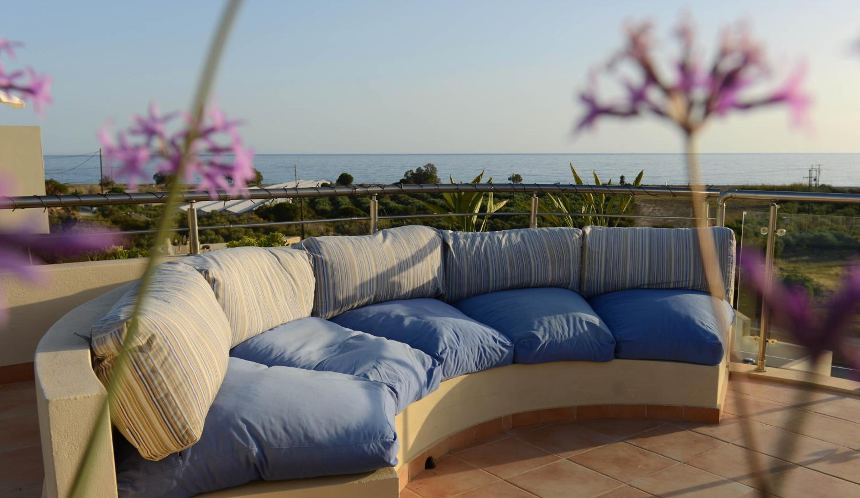 Deluxe Two-Bedroom Apartment With Roof Terrace photo 3