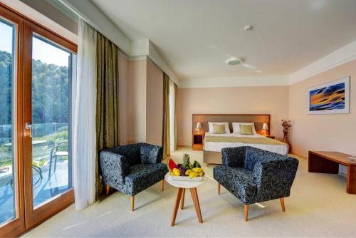 Double Room with Balcony and Sea View