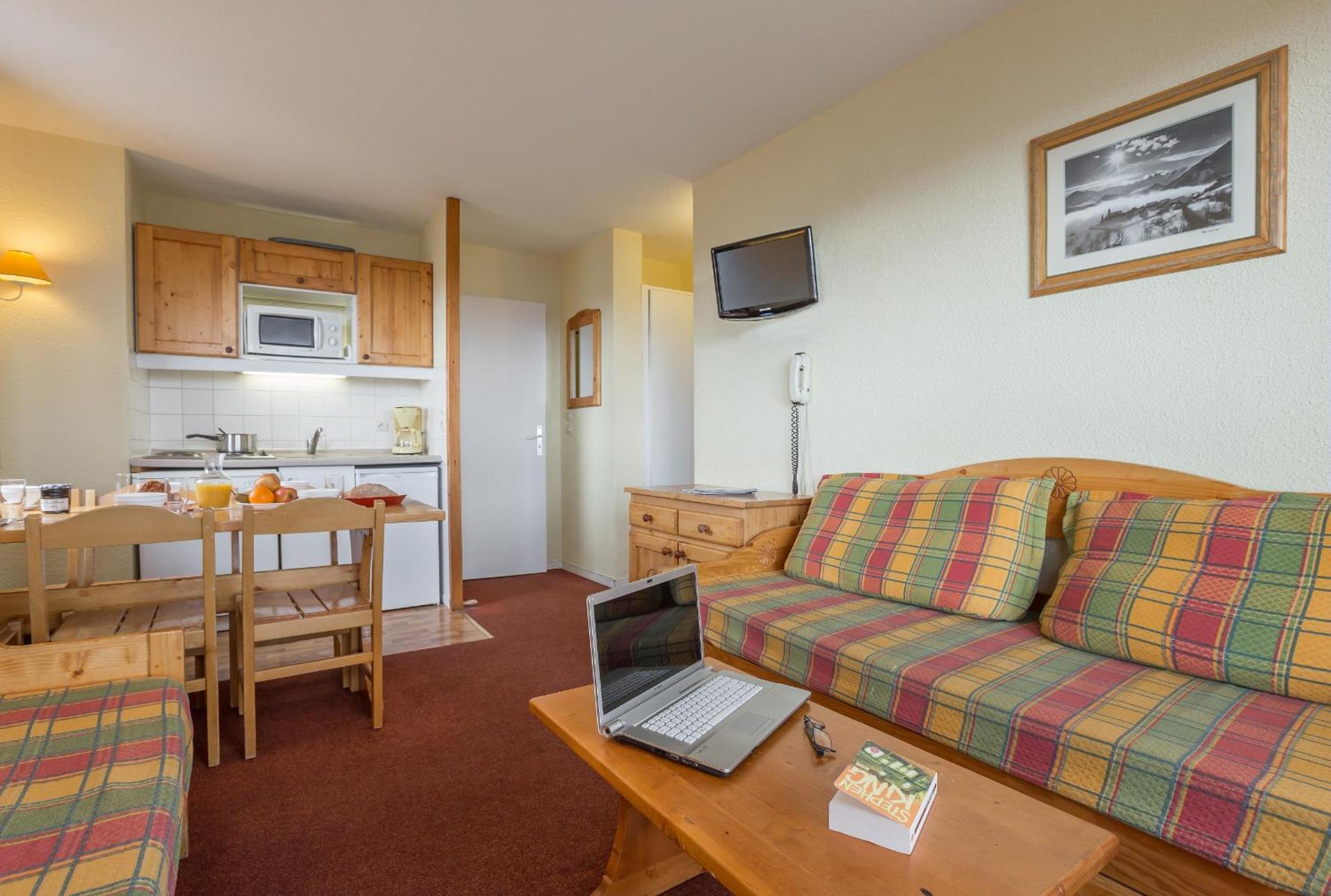 Budget One-Bedroom Apartment (5 People)