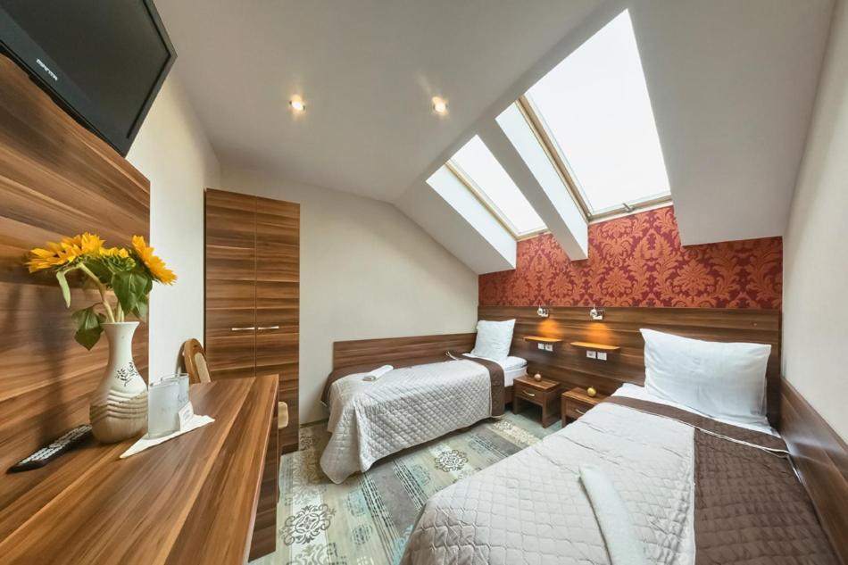 Double Room with Private Bathroom photo 2