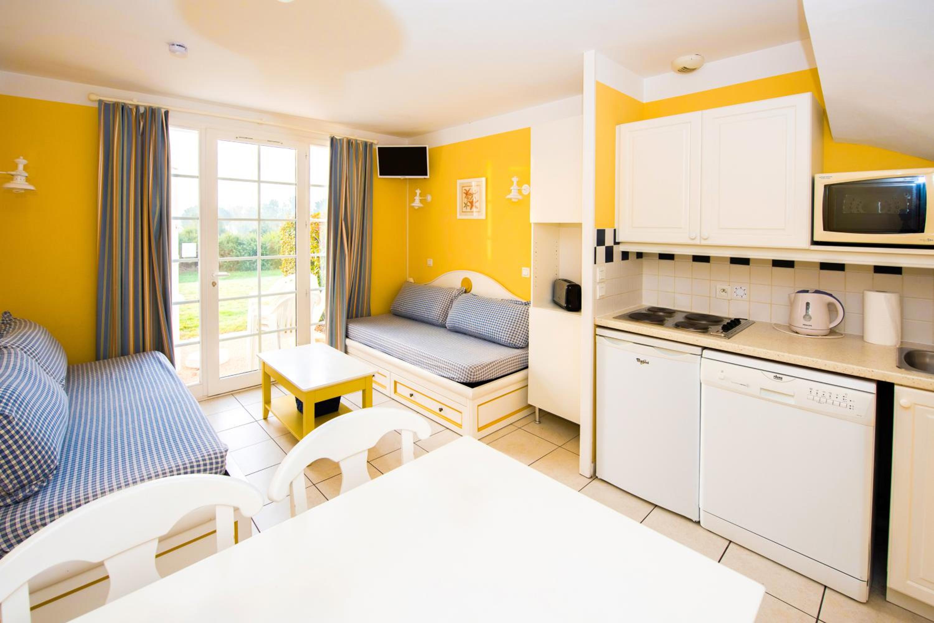 Select One-Bedroom House (5 People)