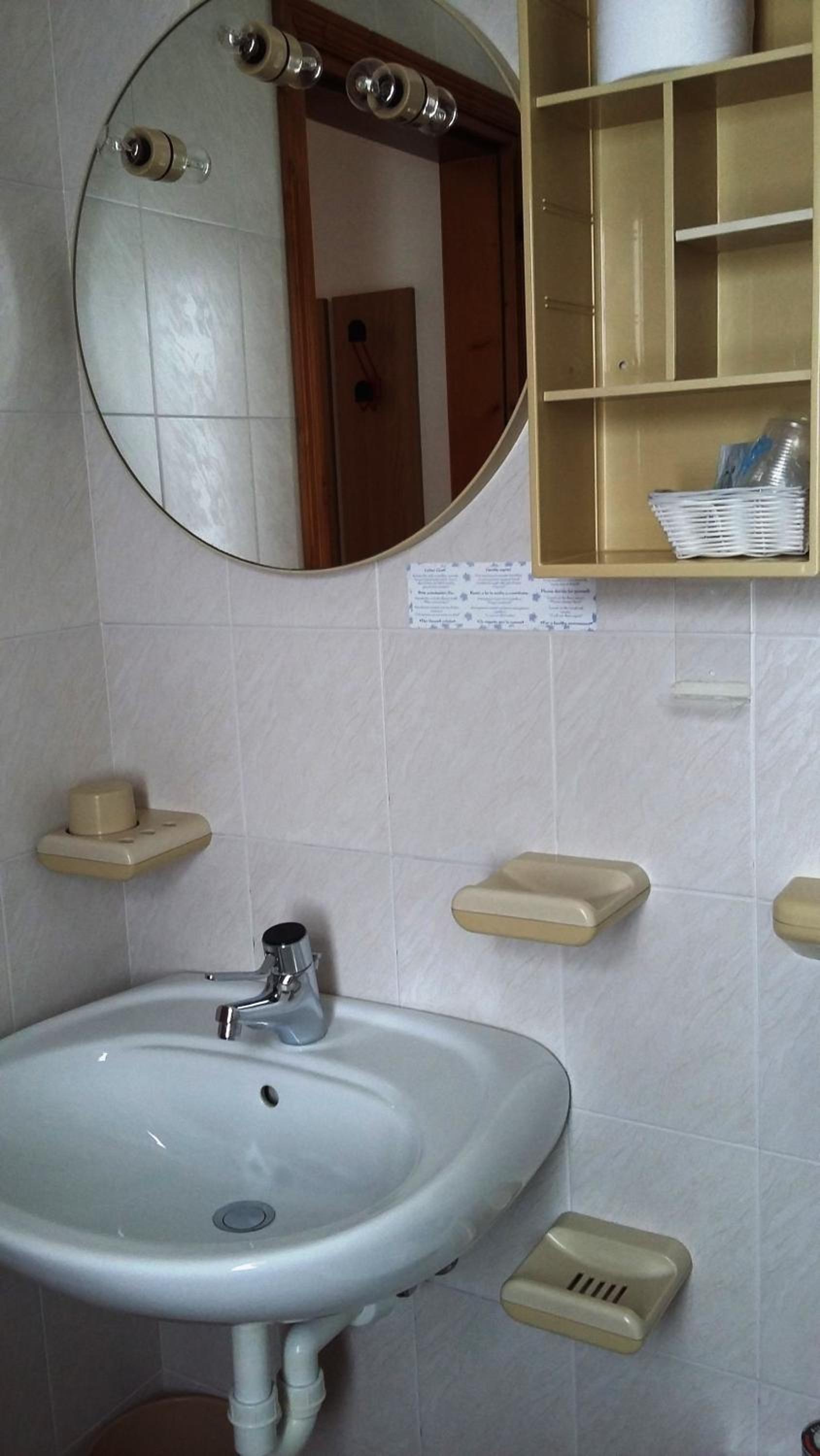 Large Single Room photo 3