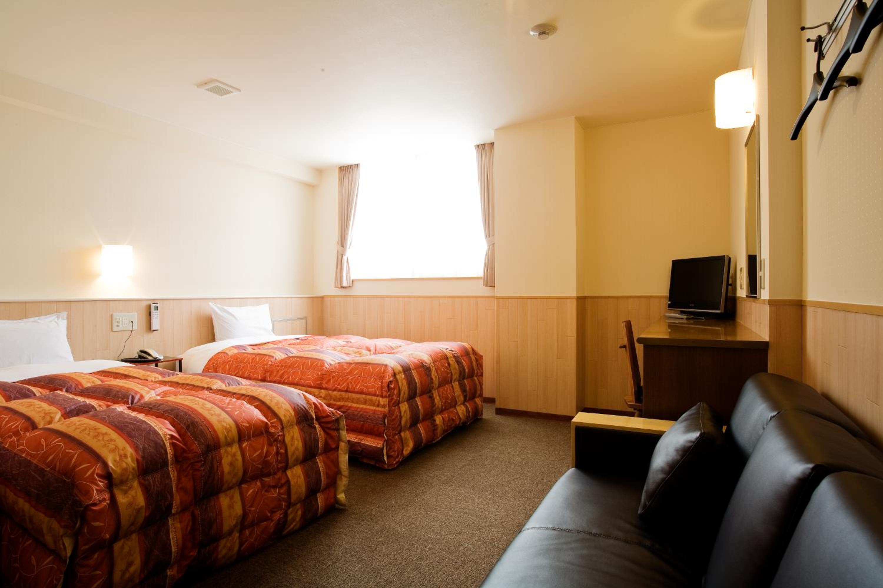 Twin Room with Private Bathroom