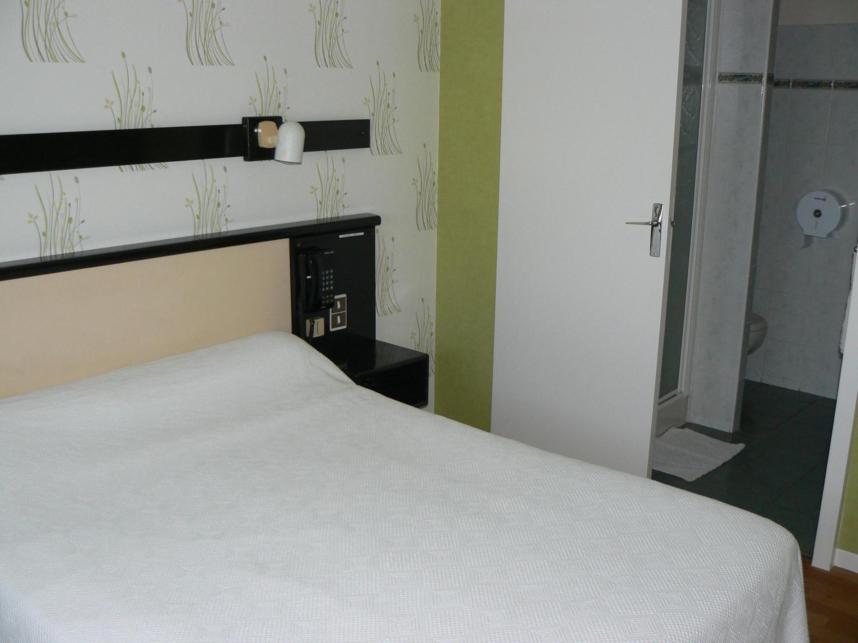 Double Room - Photo 6