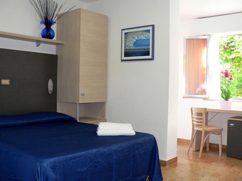 Standard Triple Room - Photo 1
