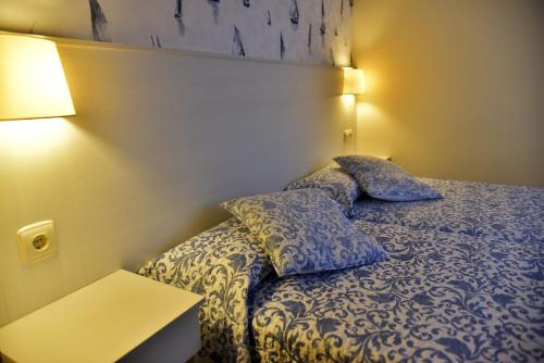 One-Bedroom Apartment photo 3