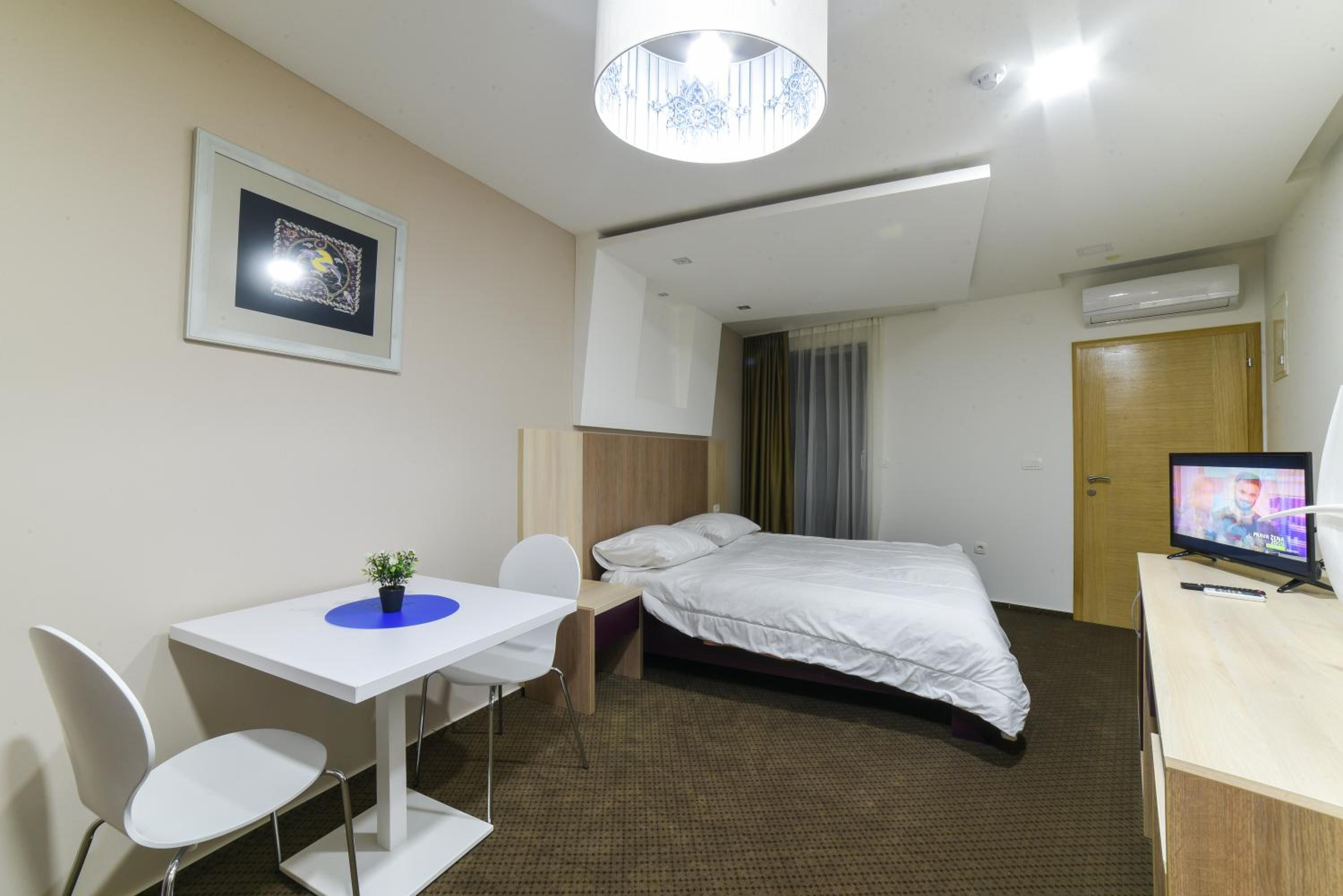 Deluxe Double or Twin Room photo 1