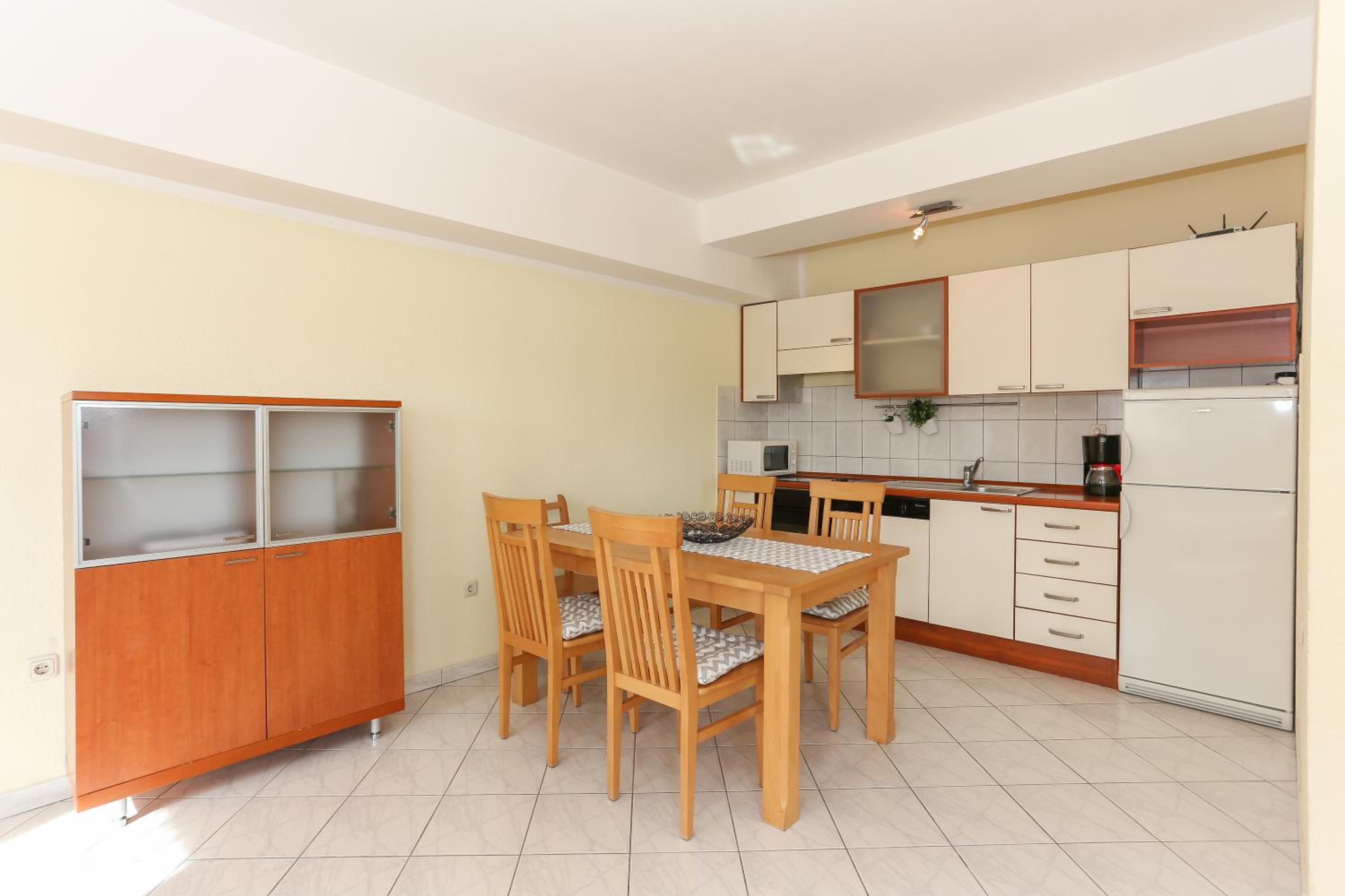 Two-Bedroom Apartment (5 Adults)