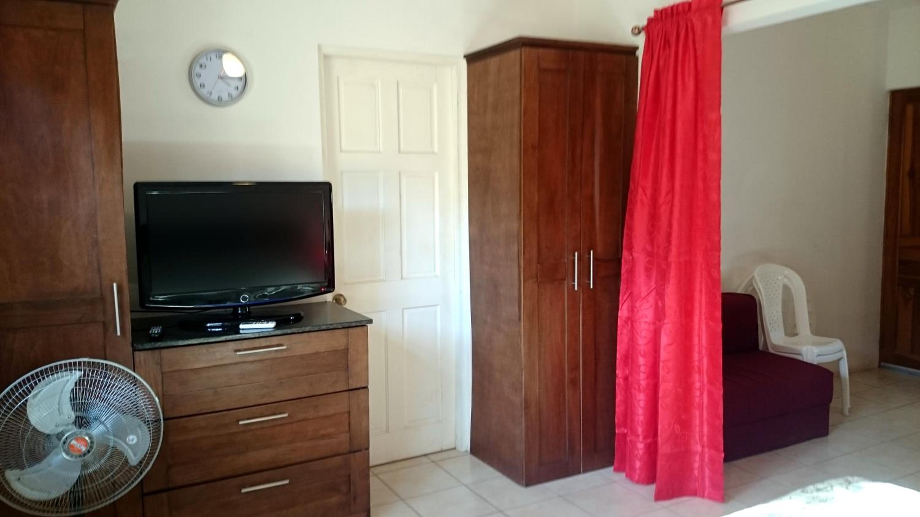 Studio Apartment photo 3