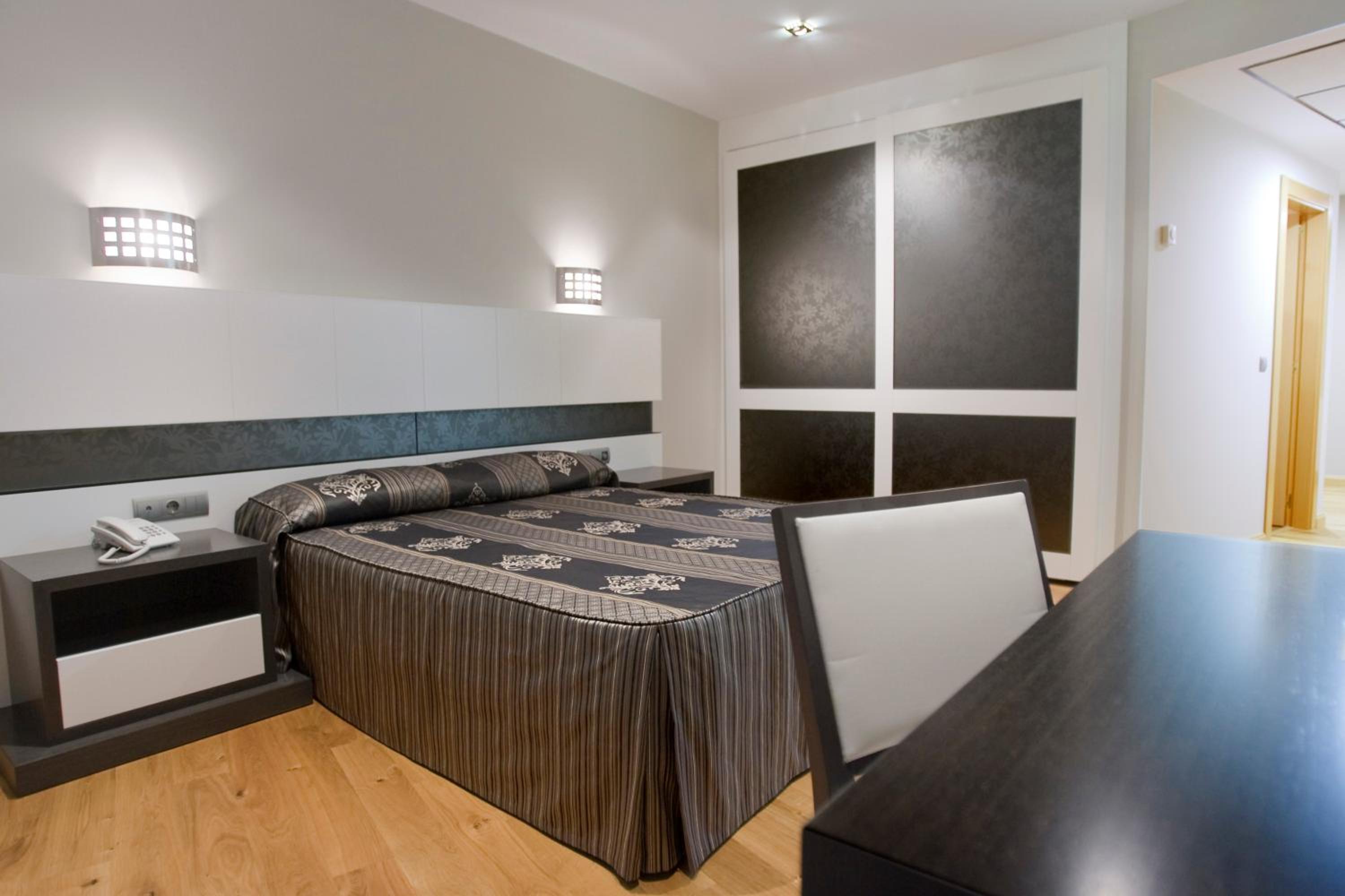 Superior Double or Twin Room photo 2