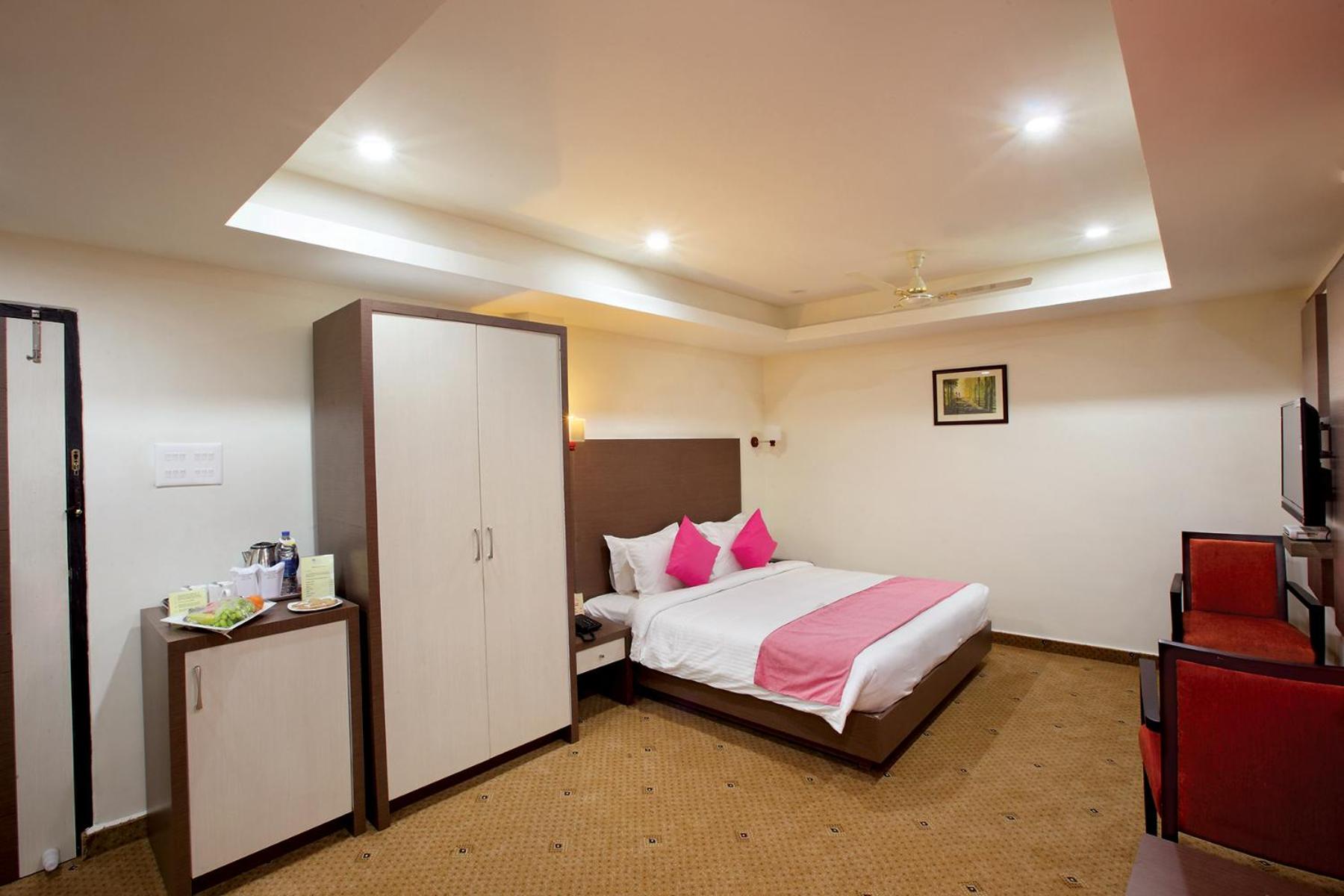 Budget Double Room photo 2