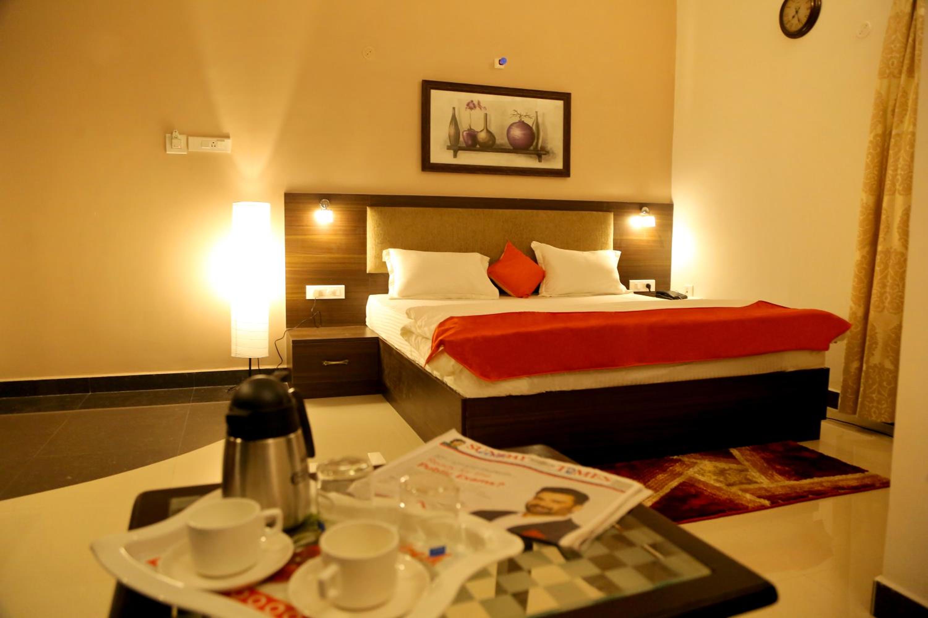 Deluxe Double Room (2 Adults + 1 Child)