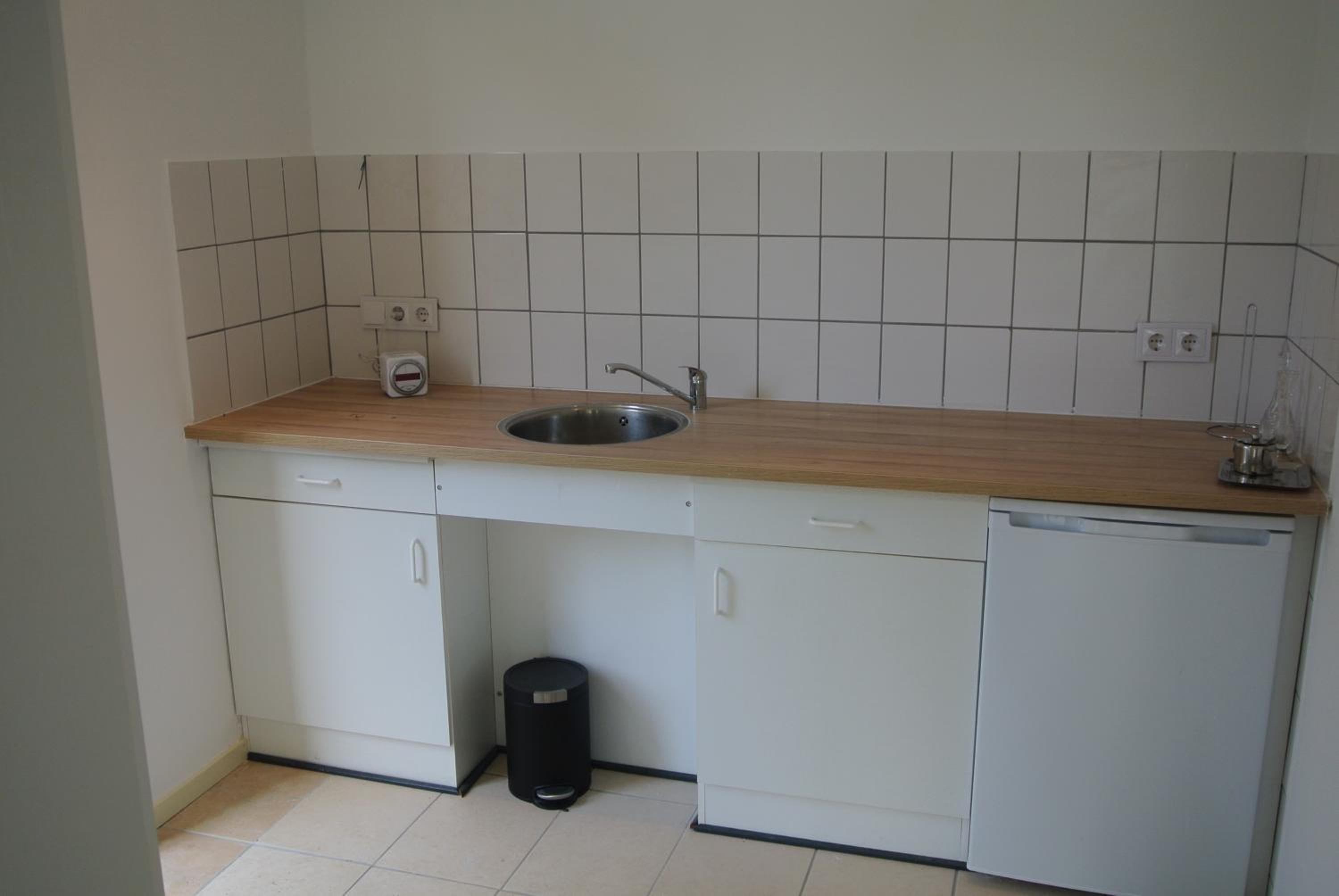 Twin Room with Private Bathroom photo 2