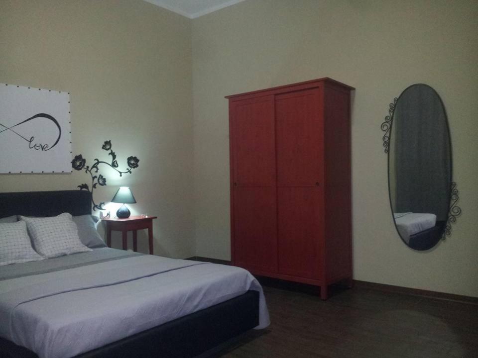 Three-Bedroom House photo 3