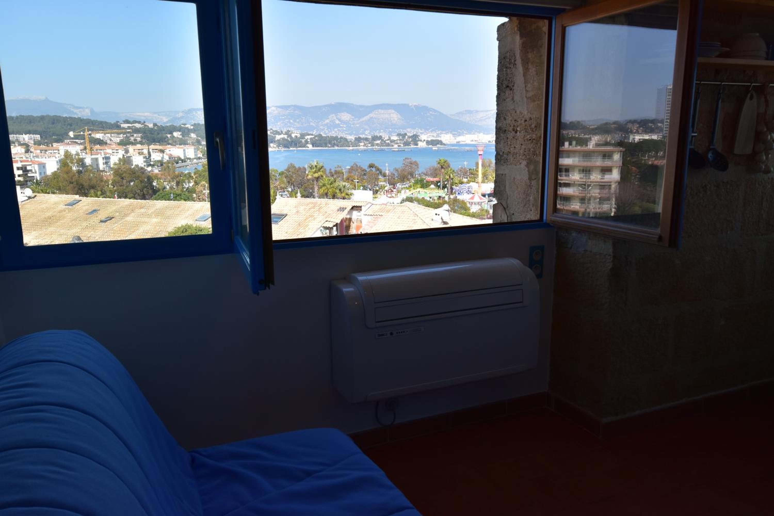 Studio (2 Adults)