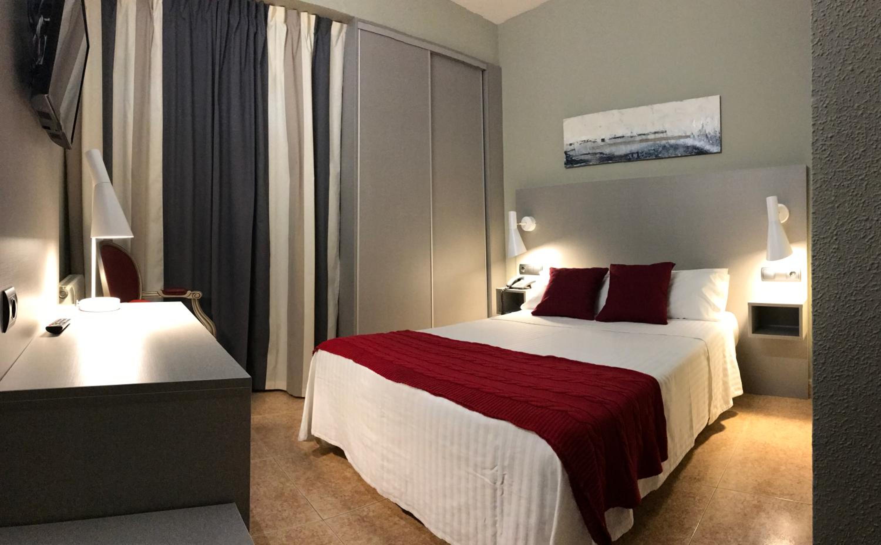 Single Room with Balcony photo 2