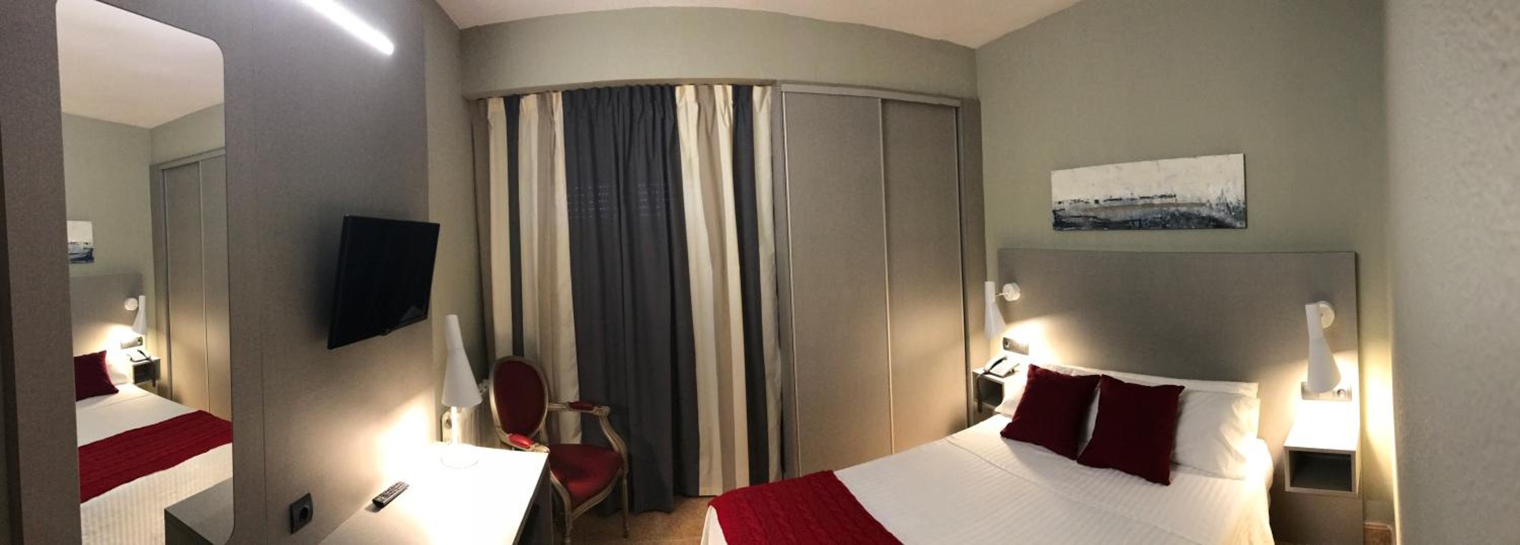 Single Room with Balcony photo 3