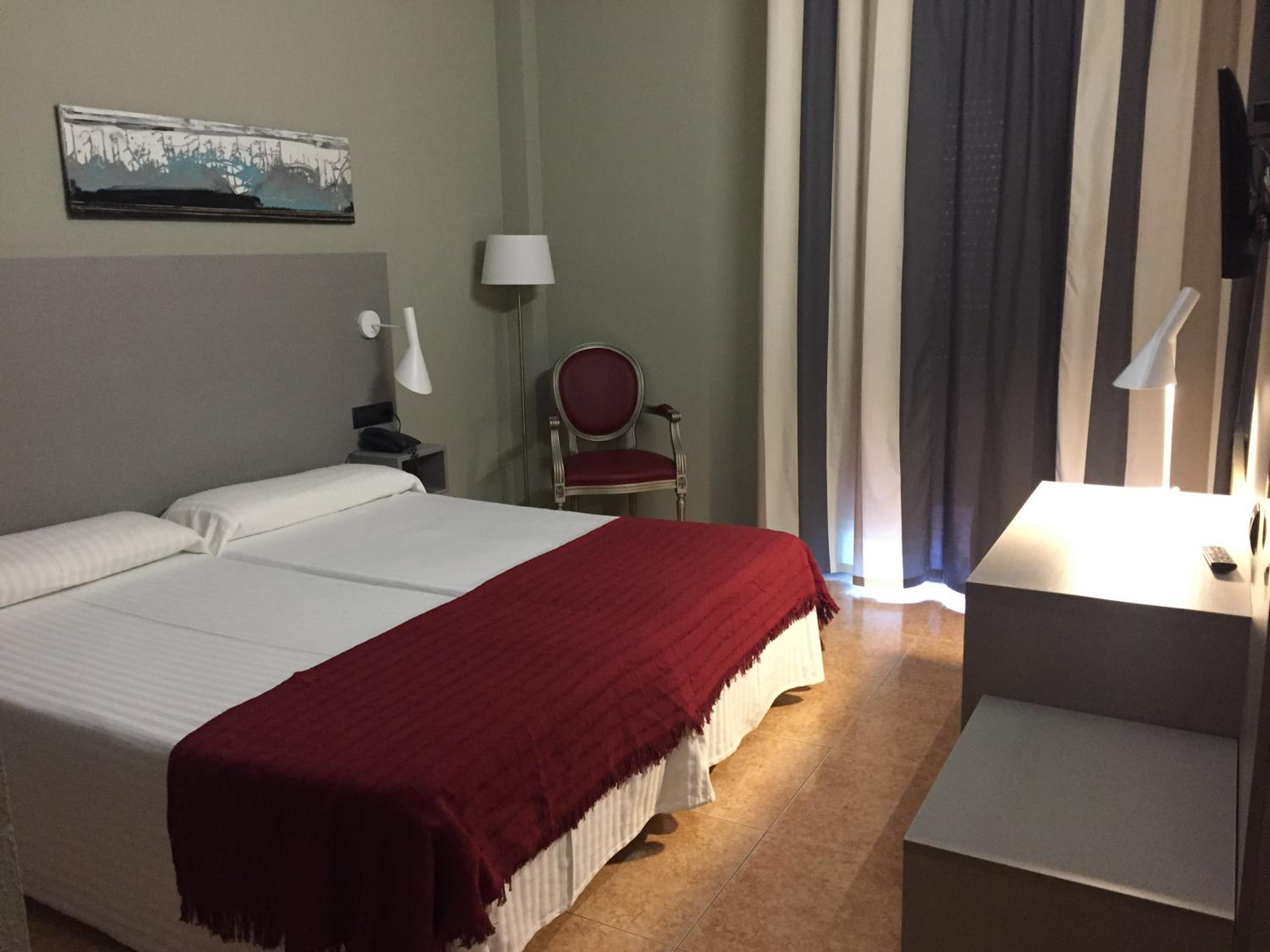 Double or Twin Room with Balcony photo 2