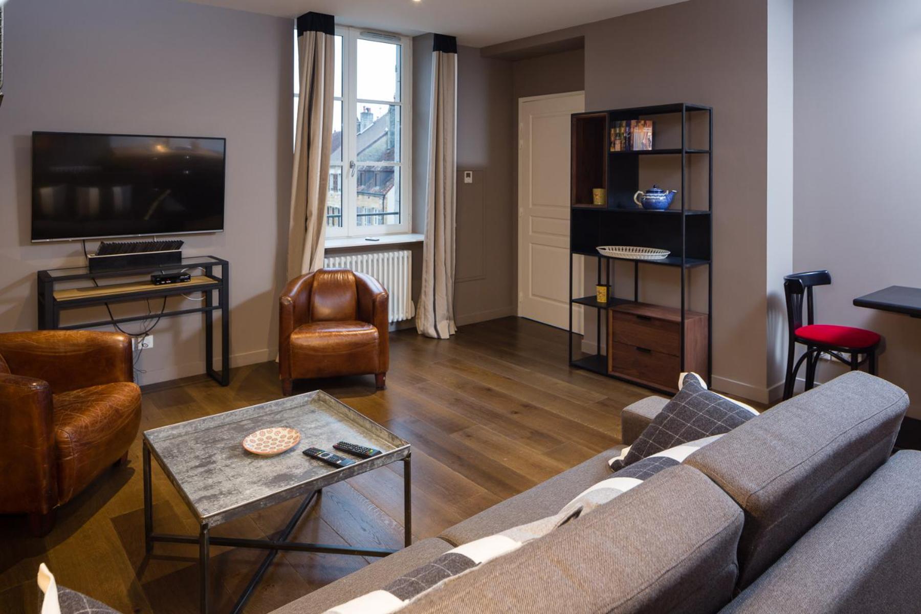 Apartment - Photo 2