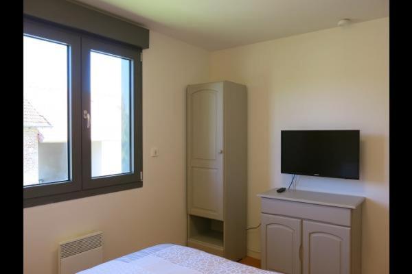 Three-Bedroom House - Photo 5